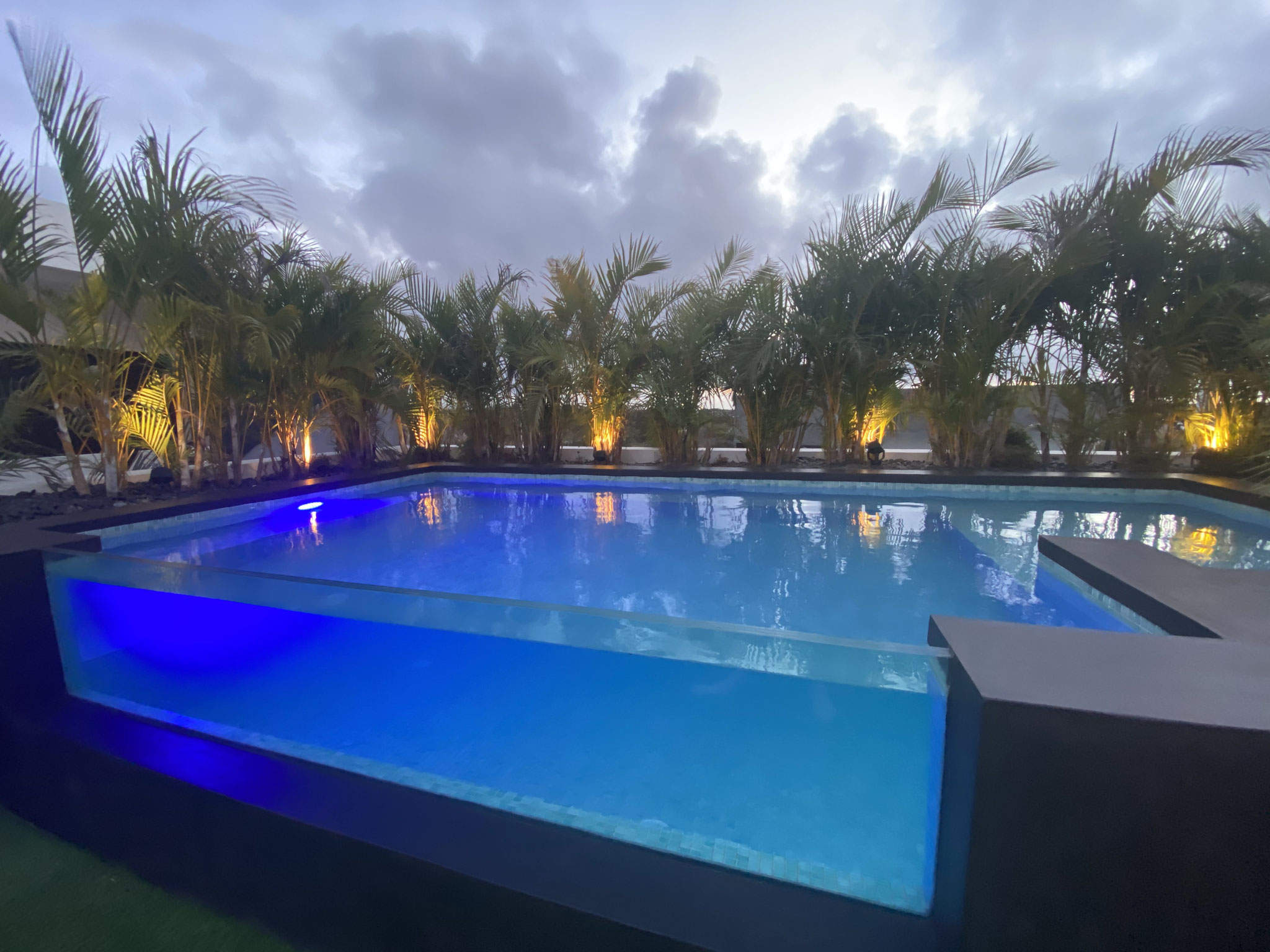 revente propriété de luxe avec double piscine et jacuzzi grand baie cap malheureux ILE MAURICE par jinvesty Immobilier ILE MAURICE 