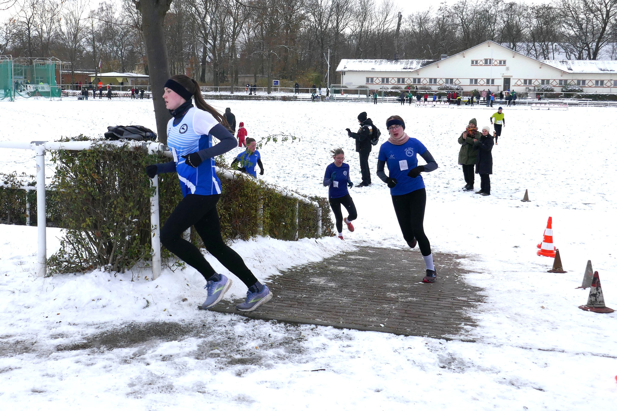 noch eine Runde für Maja, Klara, Alessia, Hanna 