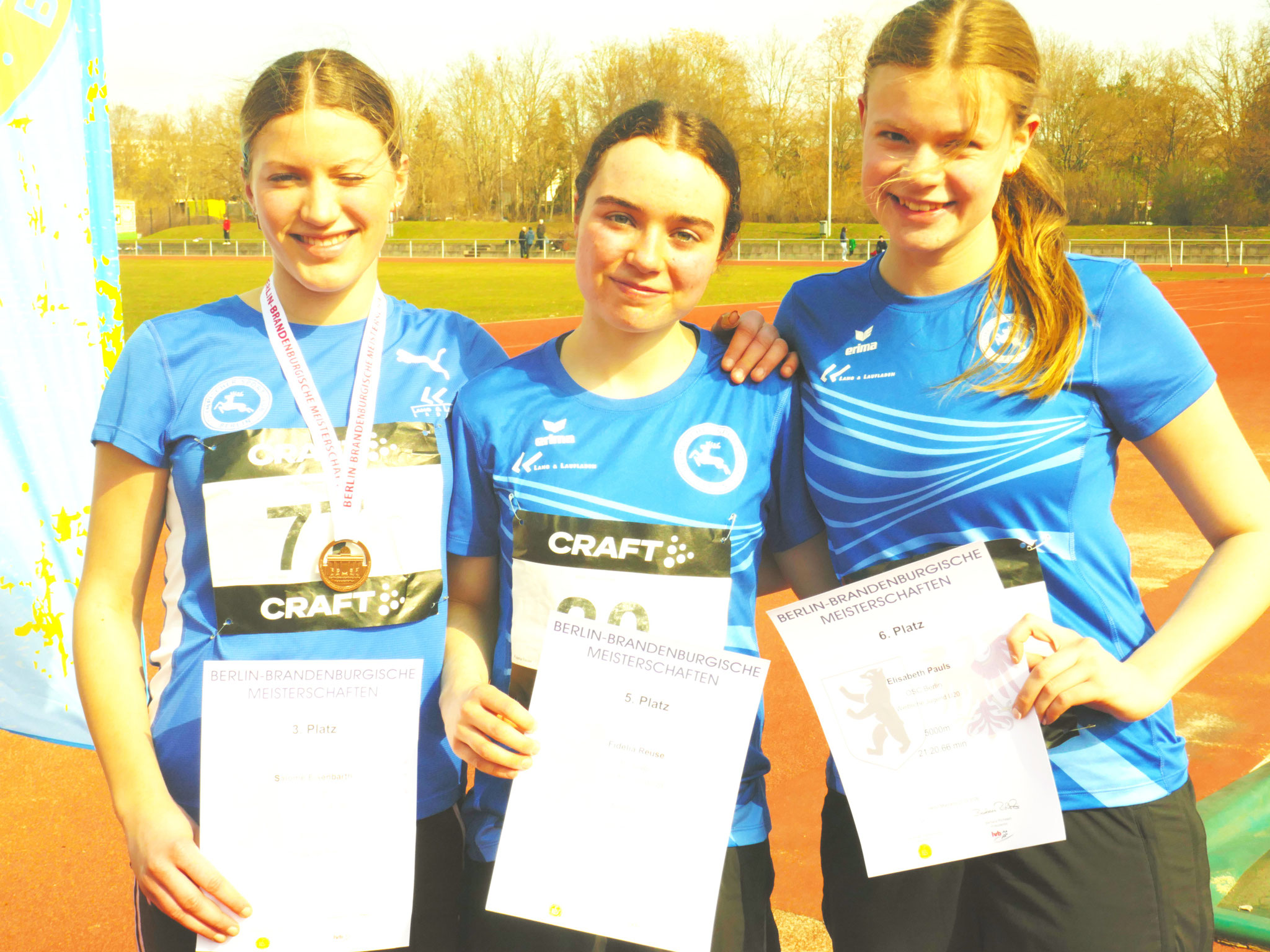Salome, Fidelia, Elisabeth nach erfolgreichem 5.000m Lauf