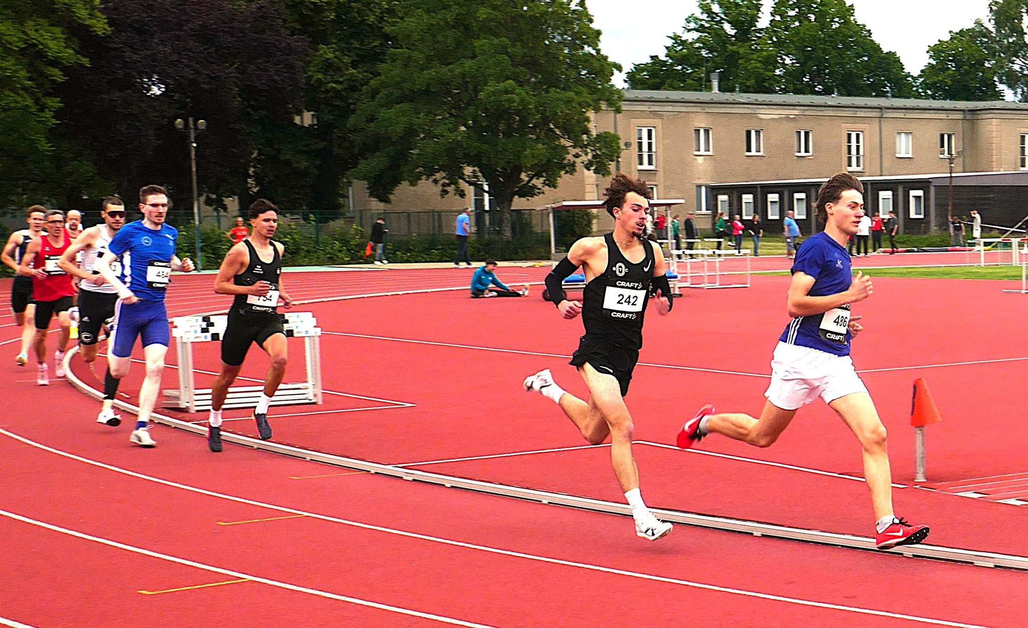 Matteo und Jasper 800m bei 250m