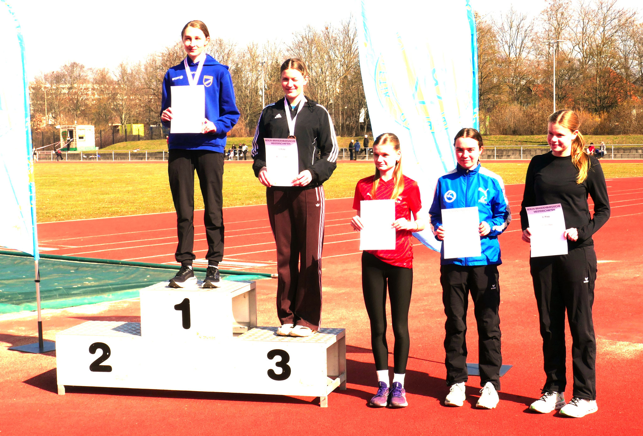 Siegerehrung 5.000m, Salome, Fidelia, Elisabeth