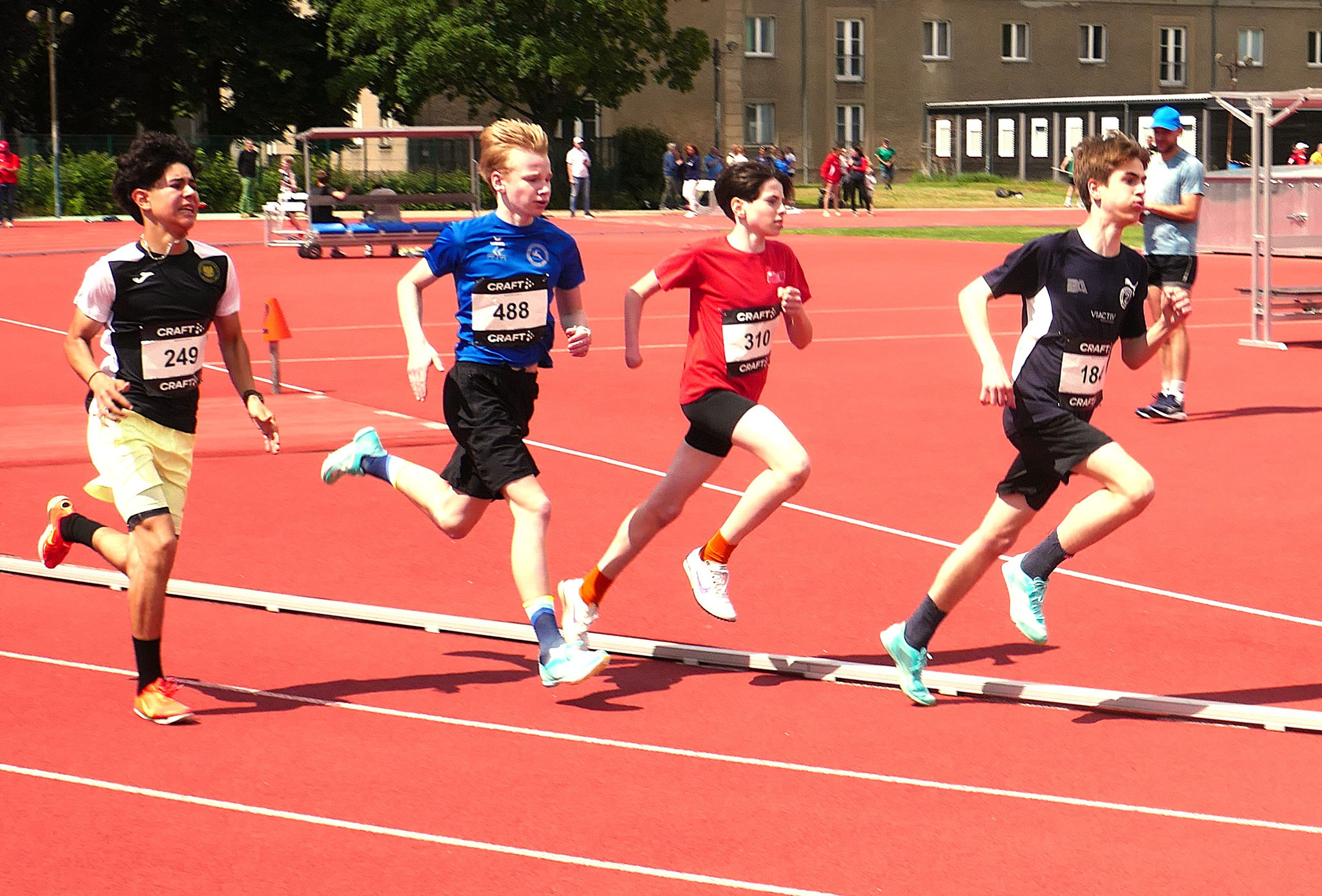 800m, Felix mit Endspurt zum Ziel