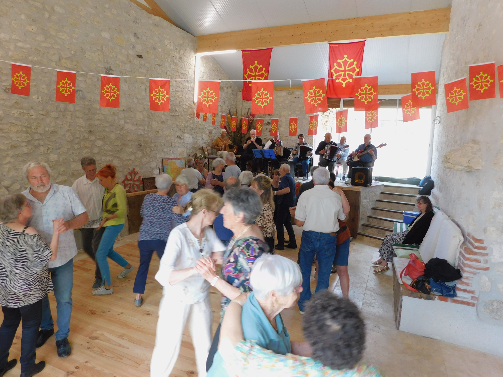 On danse maintenant 
