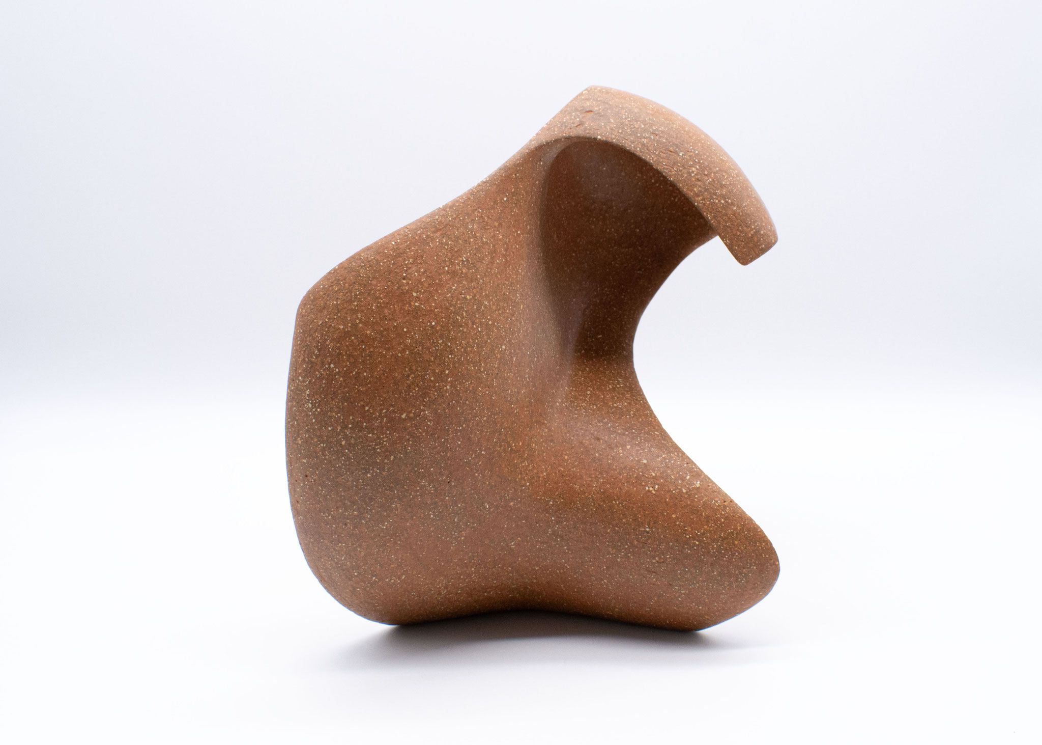 字 26-5 2026 / 陶 / H20 W19 D13 cm