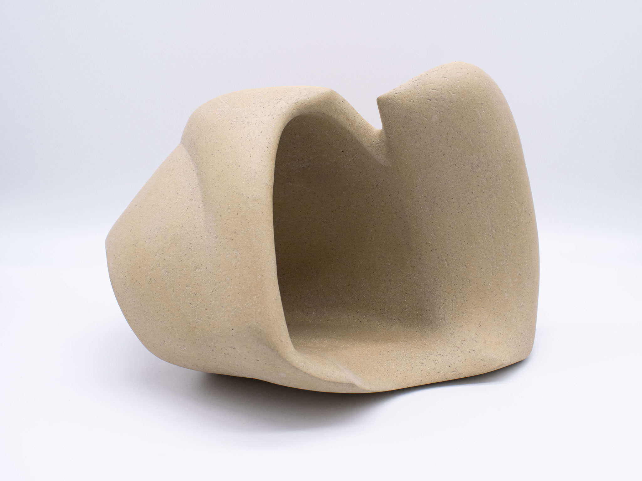形 “m” 3 2024 / 陶 / W27.5 D16.5 H19 cm