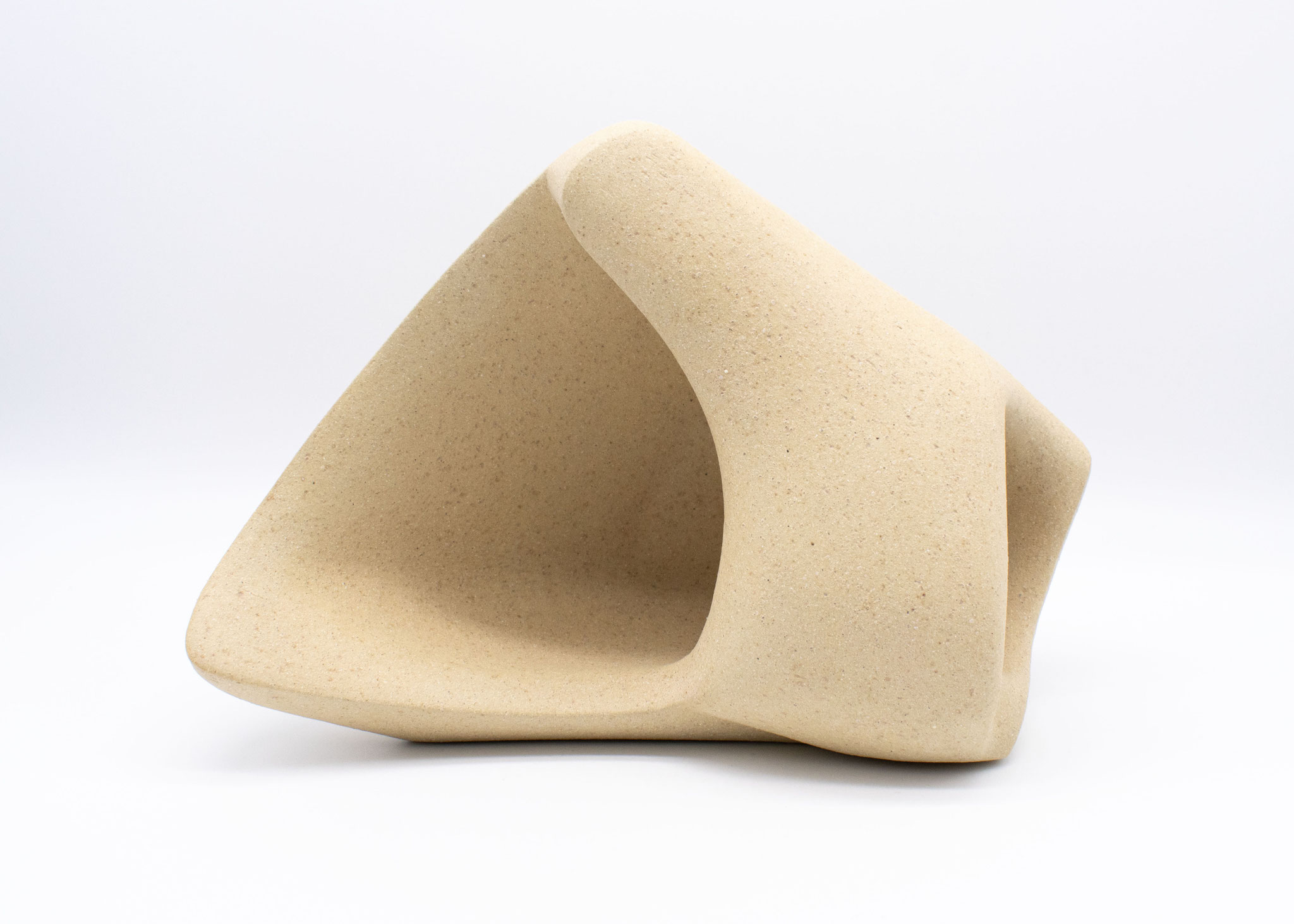 形 “SHEEP” 2 2025 / 陶 / W24.5 D12 H17 cm