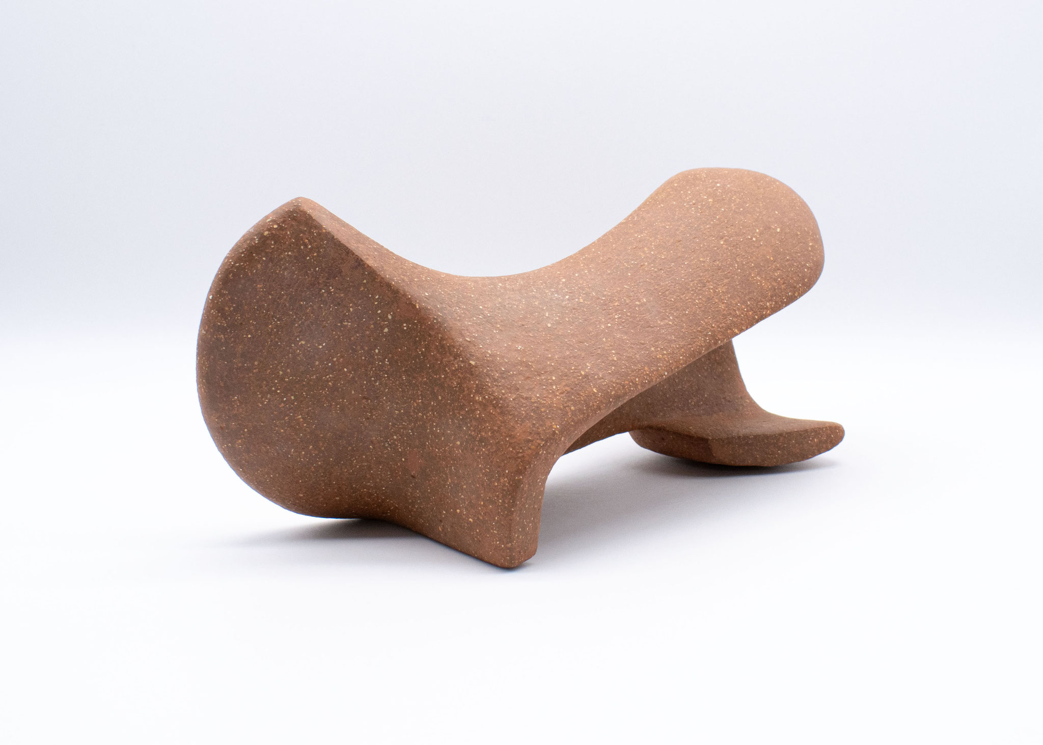 字 26-1 2026 / 陶 / W22 D15.5 H19 cm
