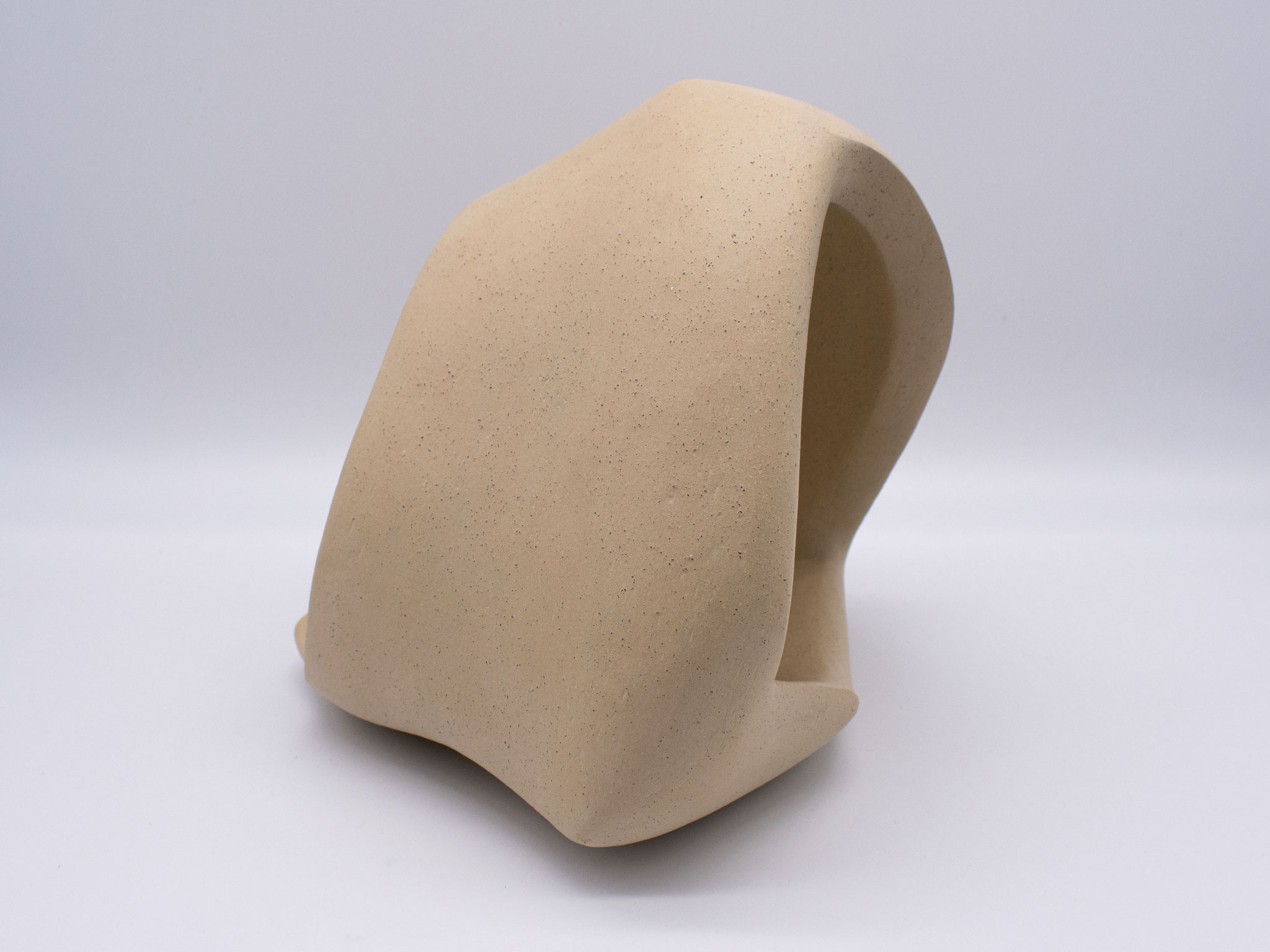 形 “m” 10 2024 / 陶 / W18 D17 H16 cm