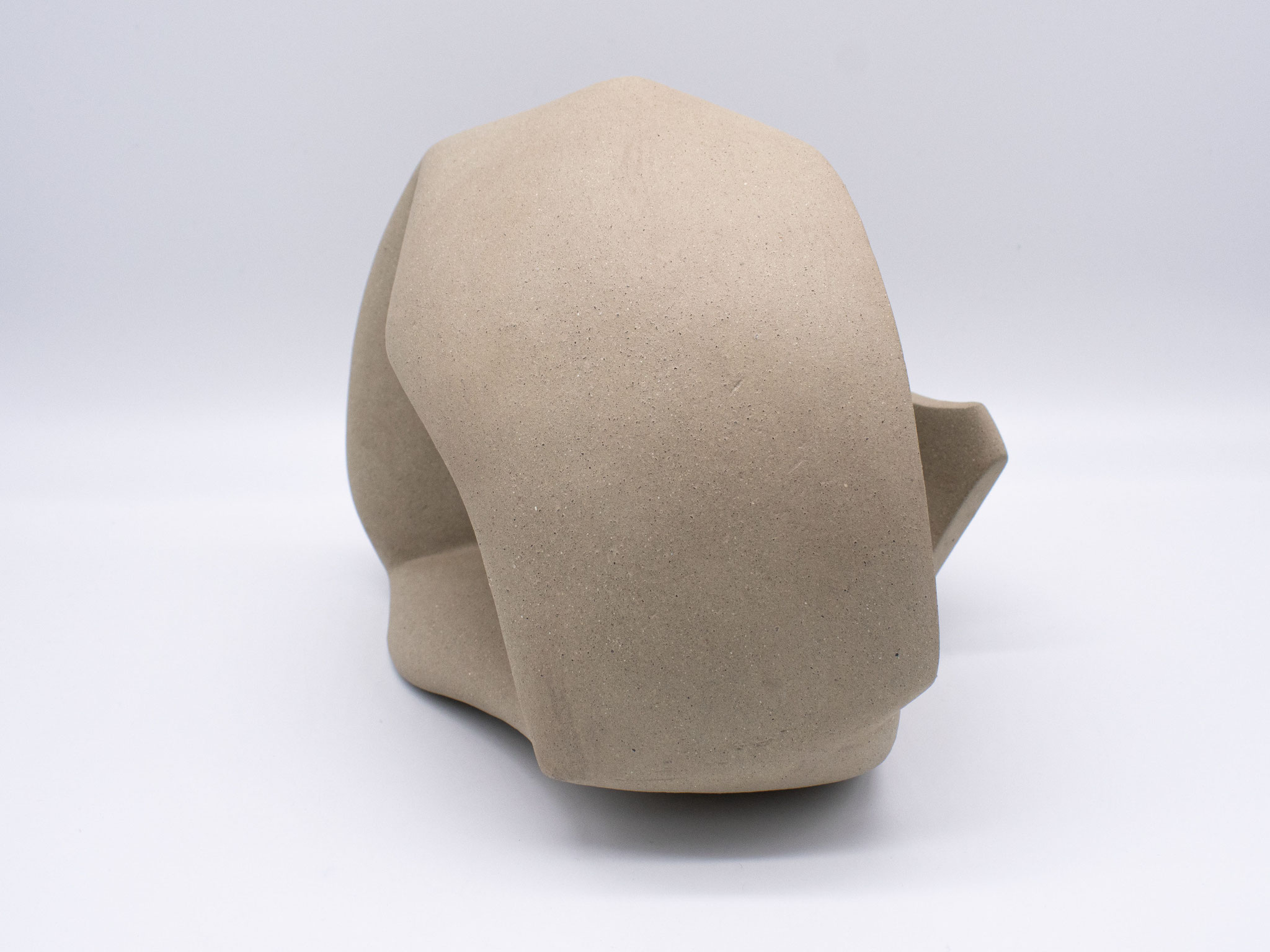 形 “m” 7 2024 / 陶 / W21 D18 H19 cm