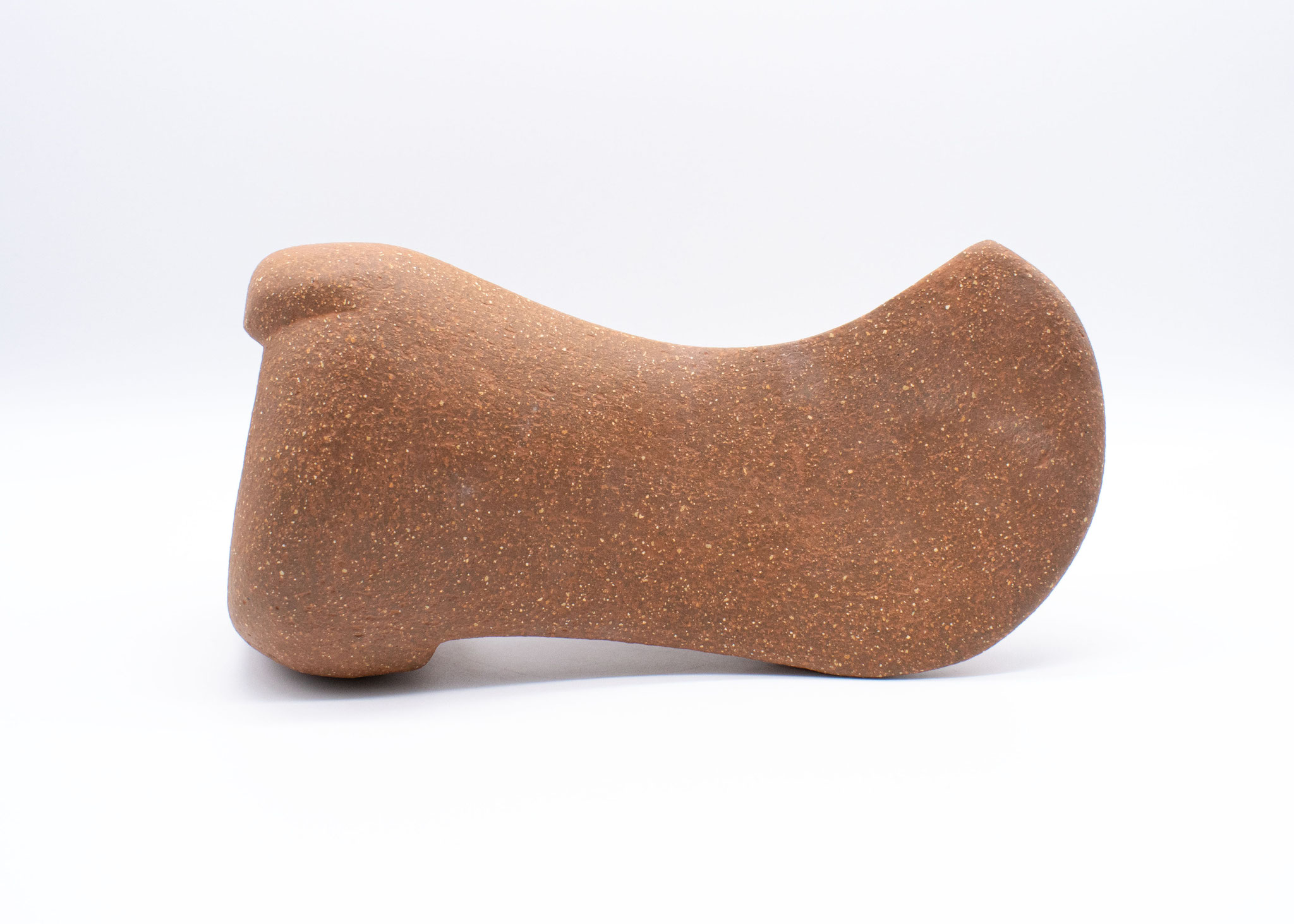 字 26-1 2026 / 陶 / W22 D15.5 H19 cm
