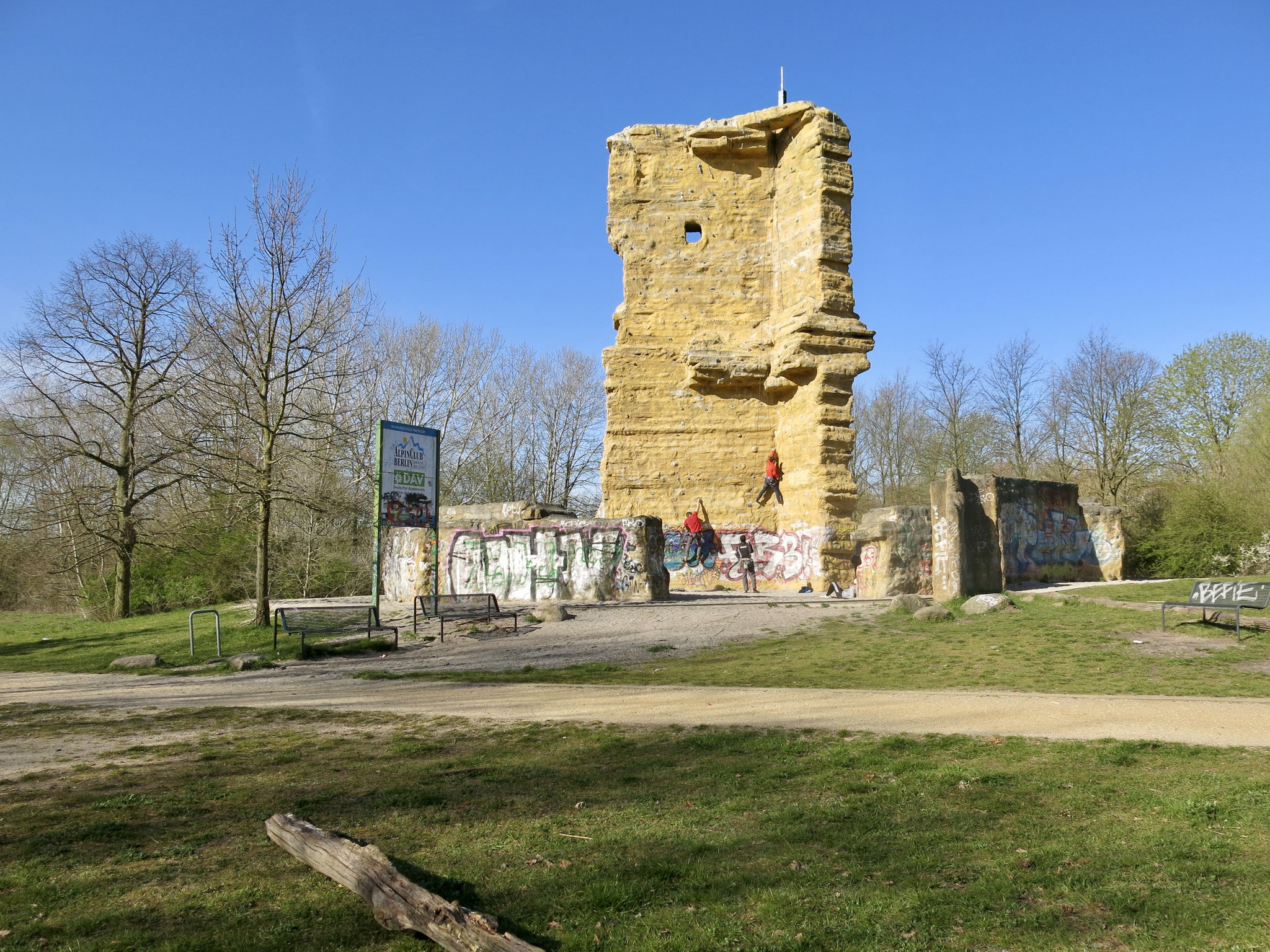 Tipp 1: Nördlicher Wuhletal-Wanderweg, Kletterfelsen "Wuhlewächter"