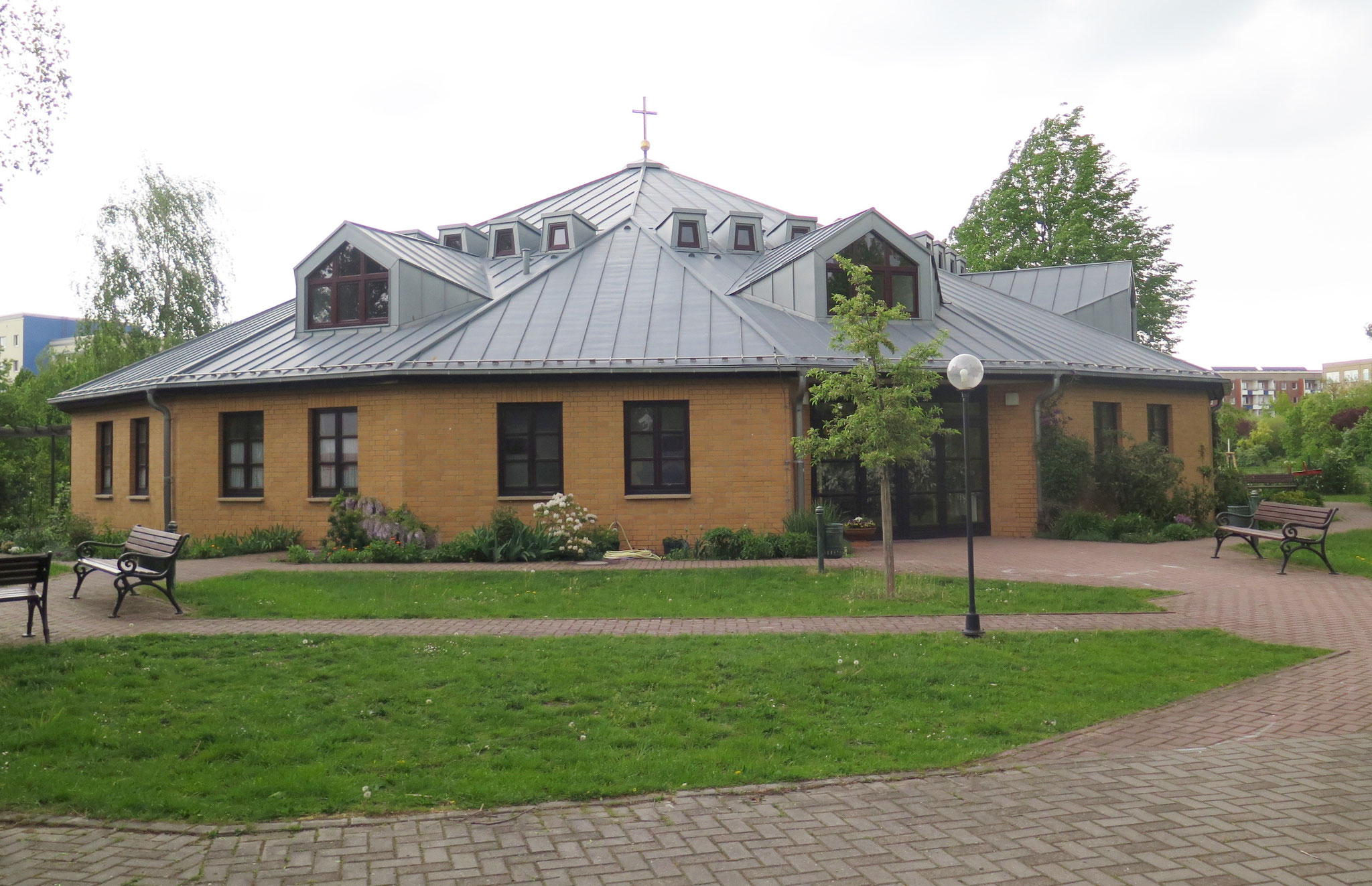 Die Kirche wurde nach der Wende gebaut.