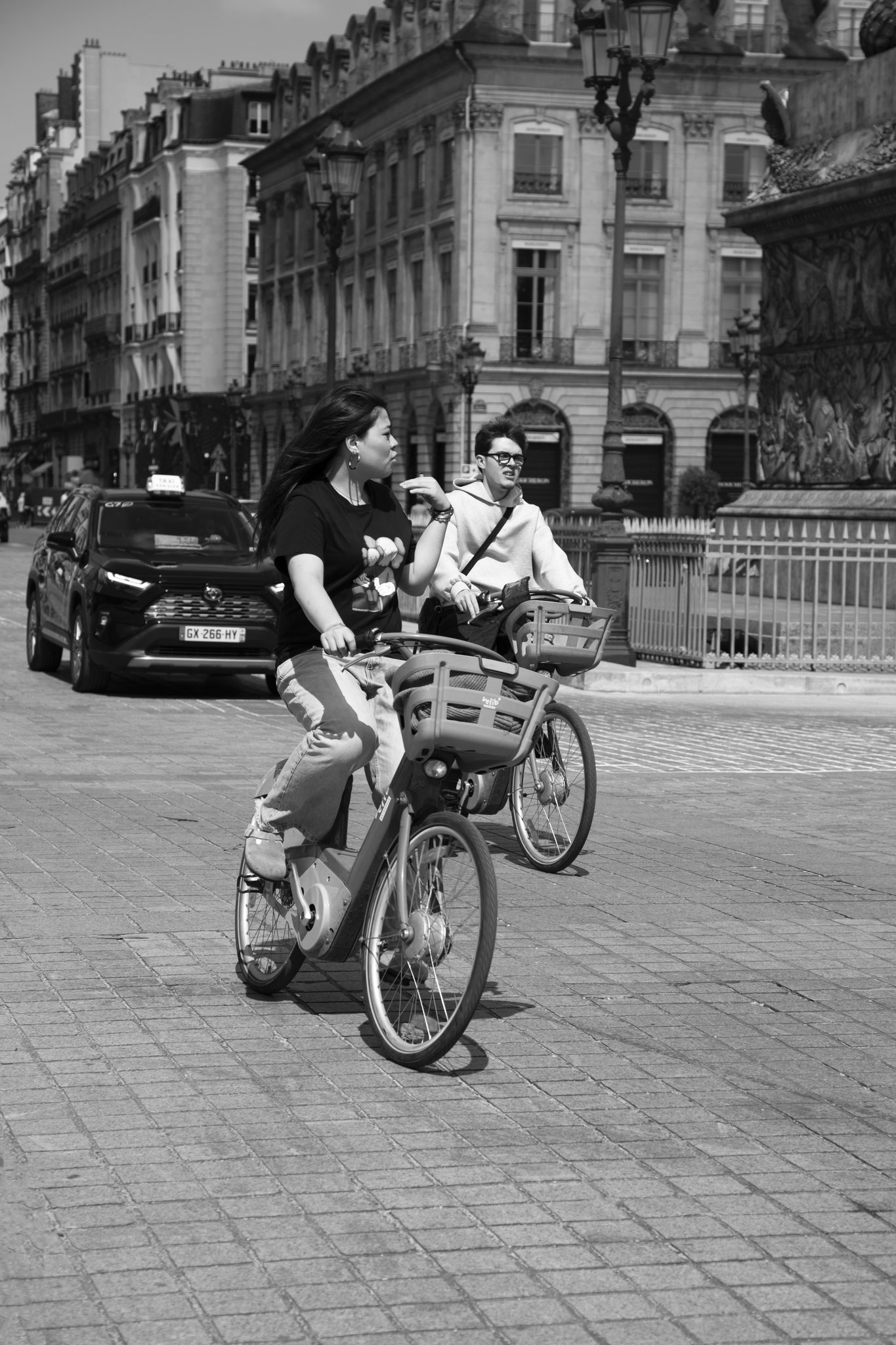 "Rider and rider" - Place Vendôme, Paris (2025). © Clémence Rougetet
