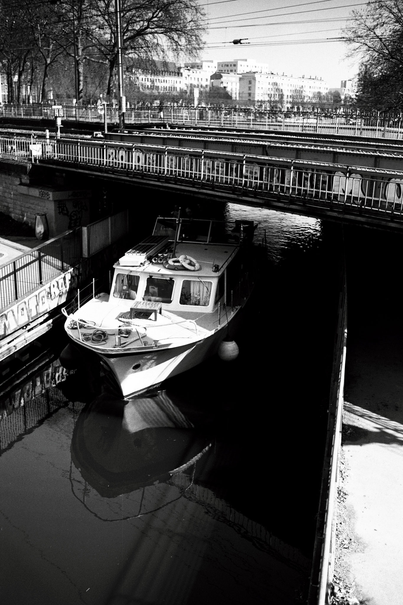 "City roads" - Nantes (2021). Rollei Superpan 200 ASA. © Clémence Rougetet 