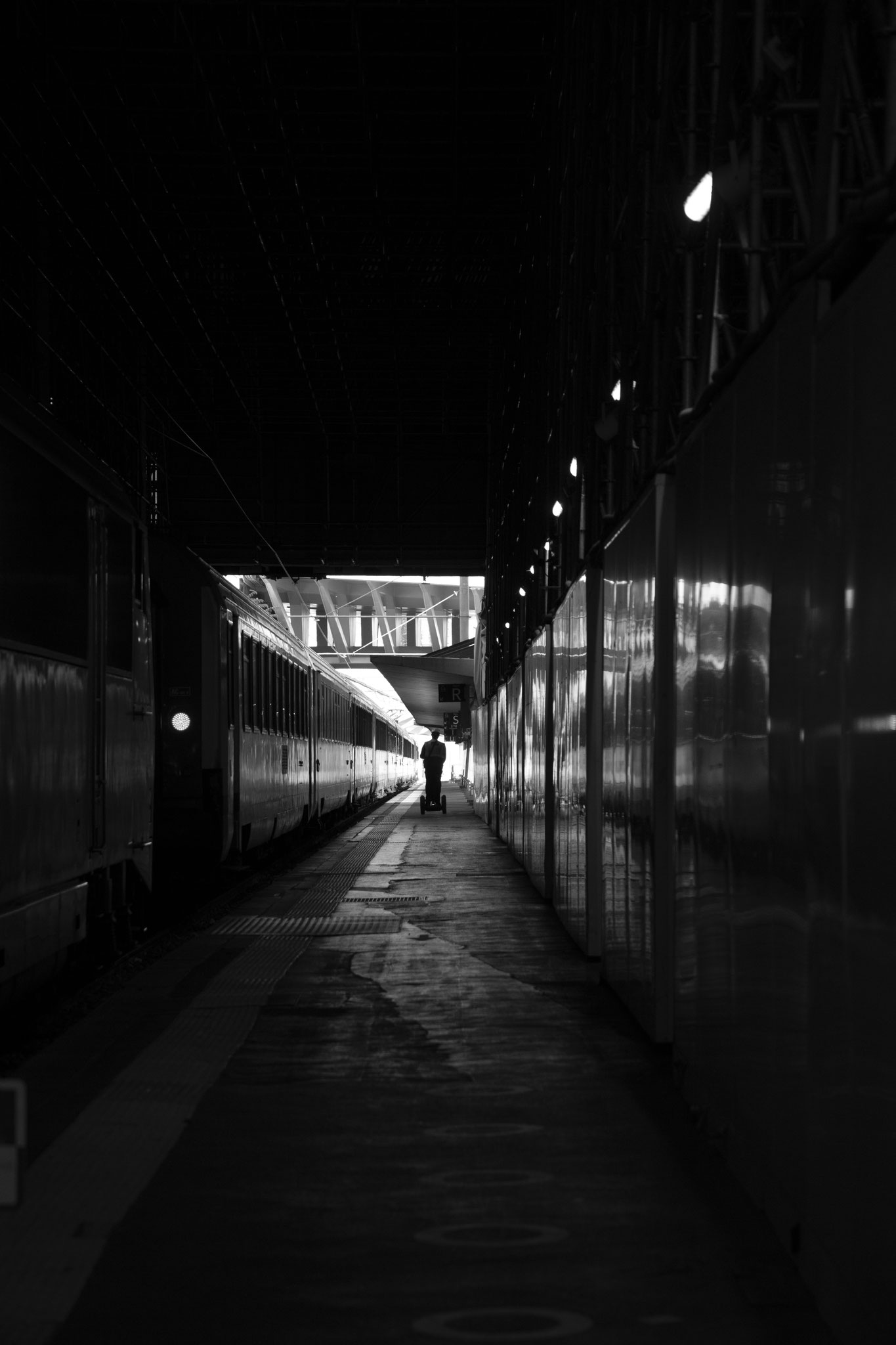 "Before the trip" - Gare d'Austerlitz, Paris (2022). © Clémence Rougetet