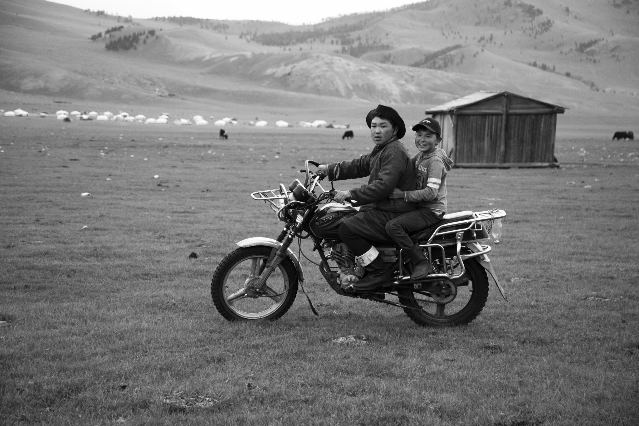 "Teens team" - Vallée de l’Orkhon, Mongolie (2025). © Clémence Rougetet