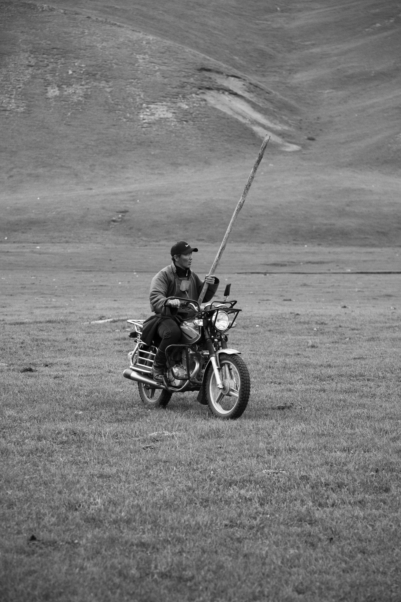 "Expecting the cow" - Vallée de l’Orkhon, Mongolie (2025). © Clémence Rougetet
