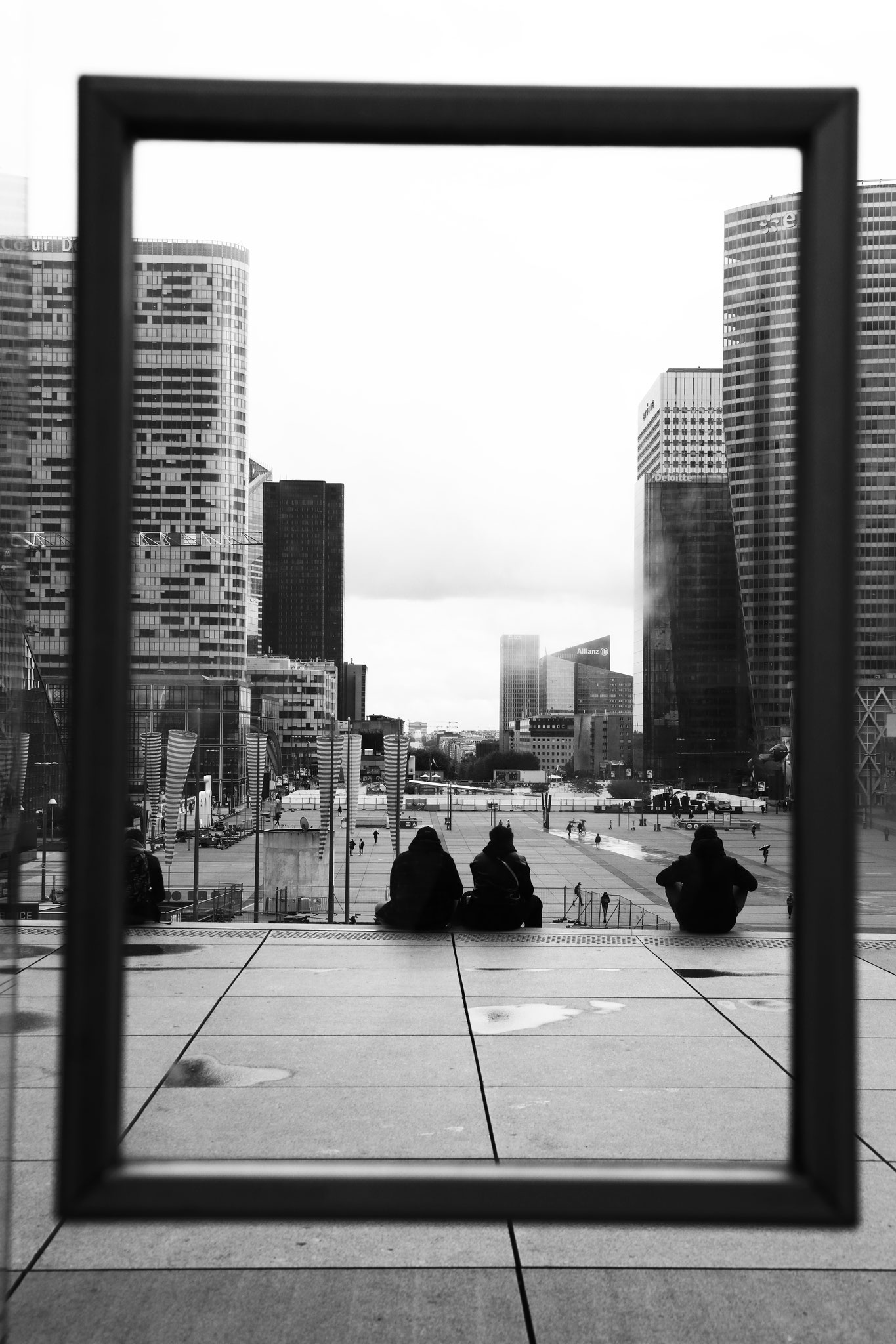 "A story of frame" - La Défense (2021). © Clémence Rougetet