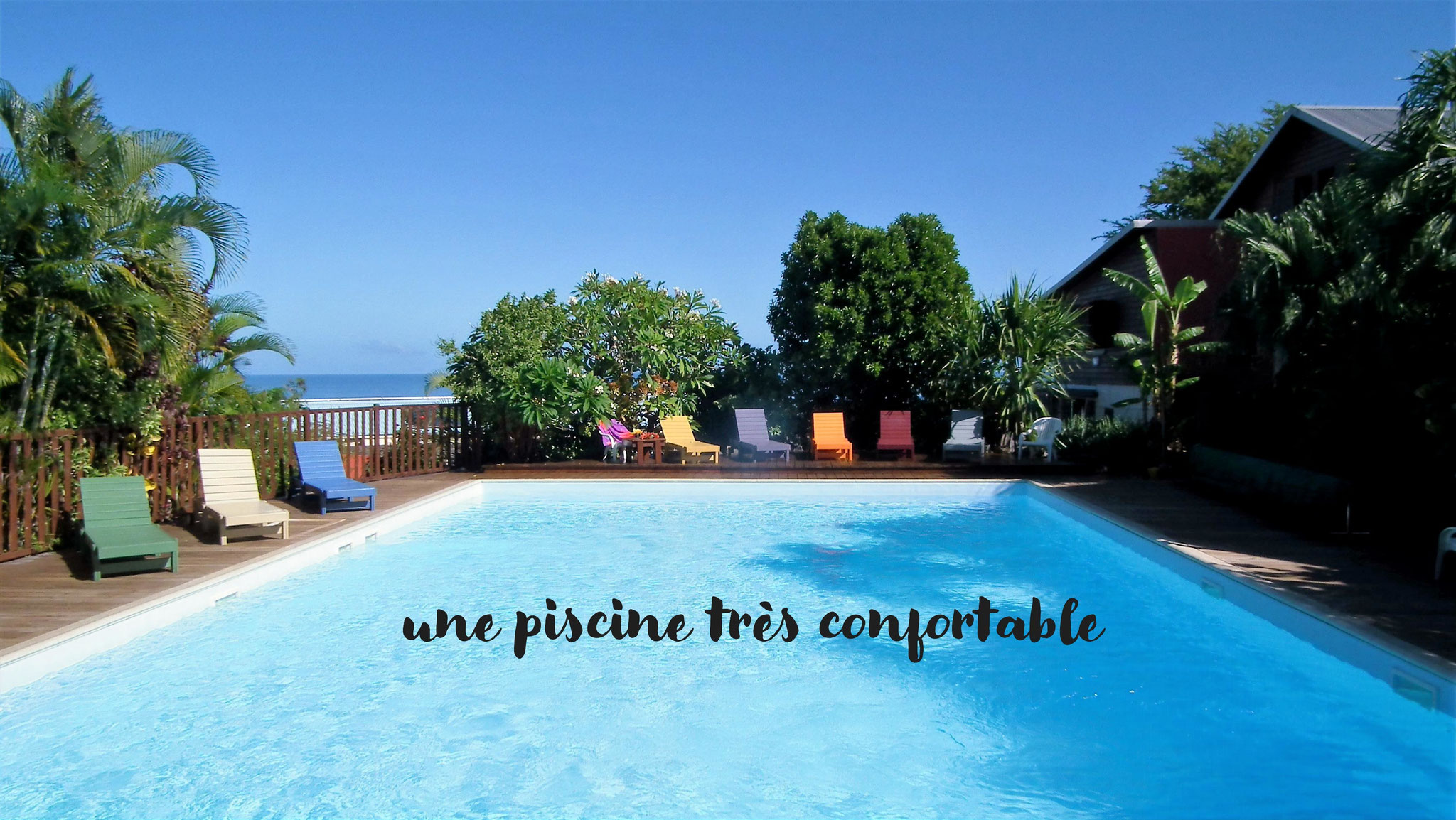 Vue panoramique sur le lagon de Saint-Leu depuis la résidence Le Cardinal des Grands Bleus, Île de la Réunion