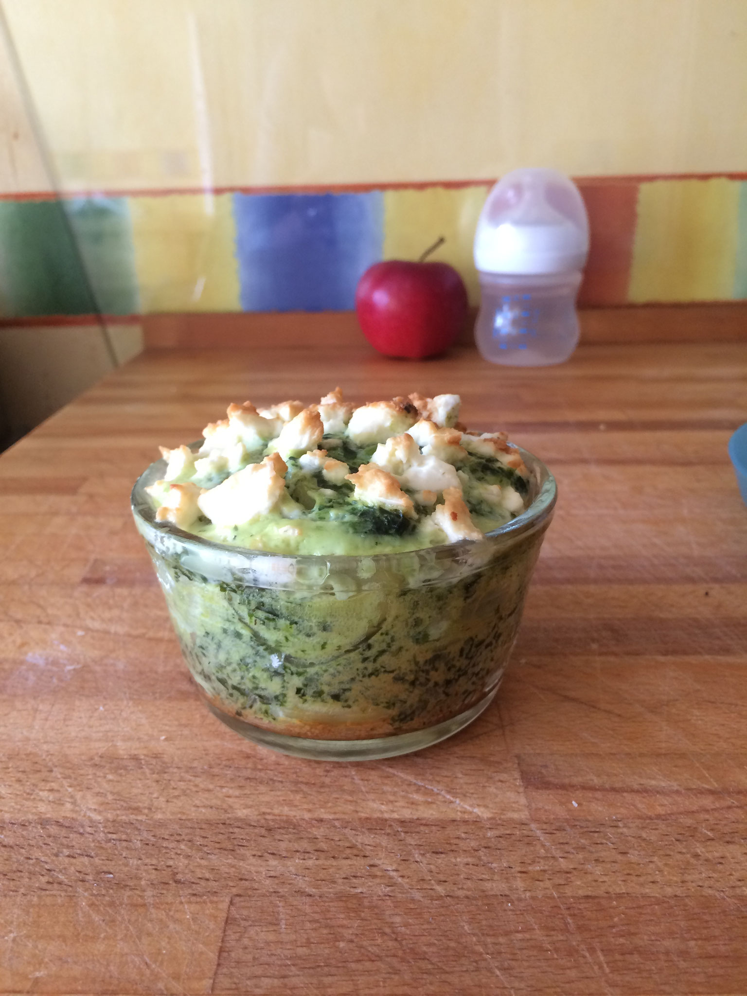 Kartoffel-Spinatauflauf mit schafskäse und Fischstäbchen
