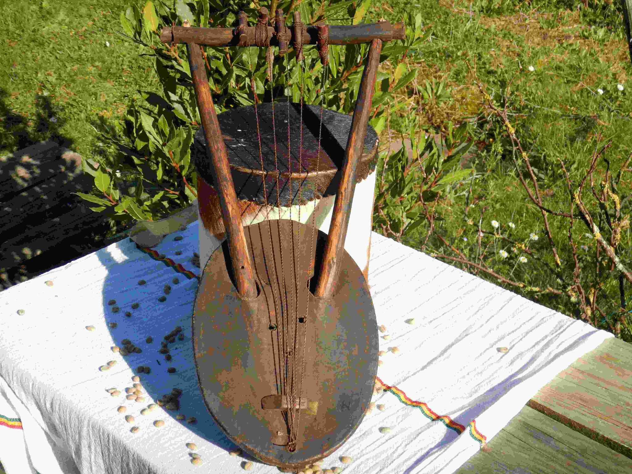 Instrument de musique éthiopien Ethiopie Artisanat ethiopien Epices éthiopiennes made by locals solidaire équitable artisanat textils voyage Ethiopie