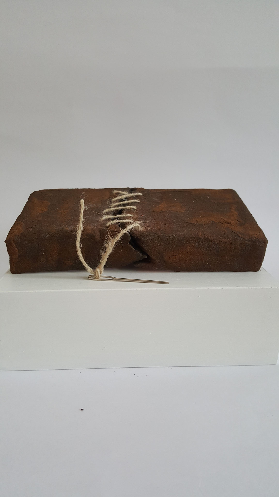 Wounds heal, 2018, 2,5 x 19 x 10 cm, Object