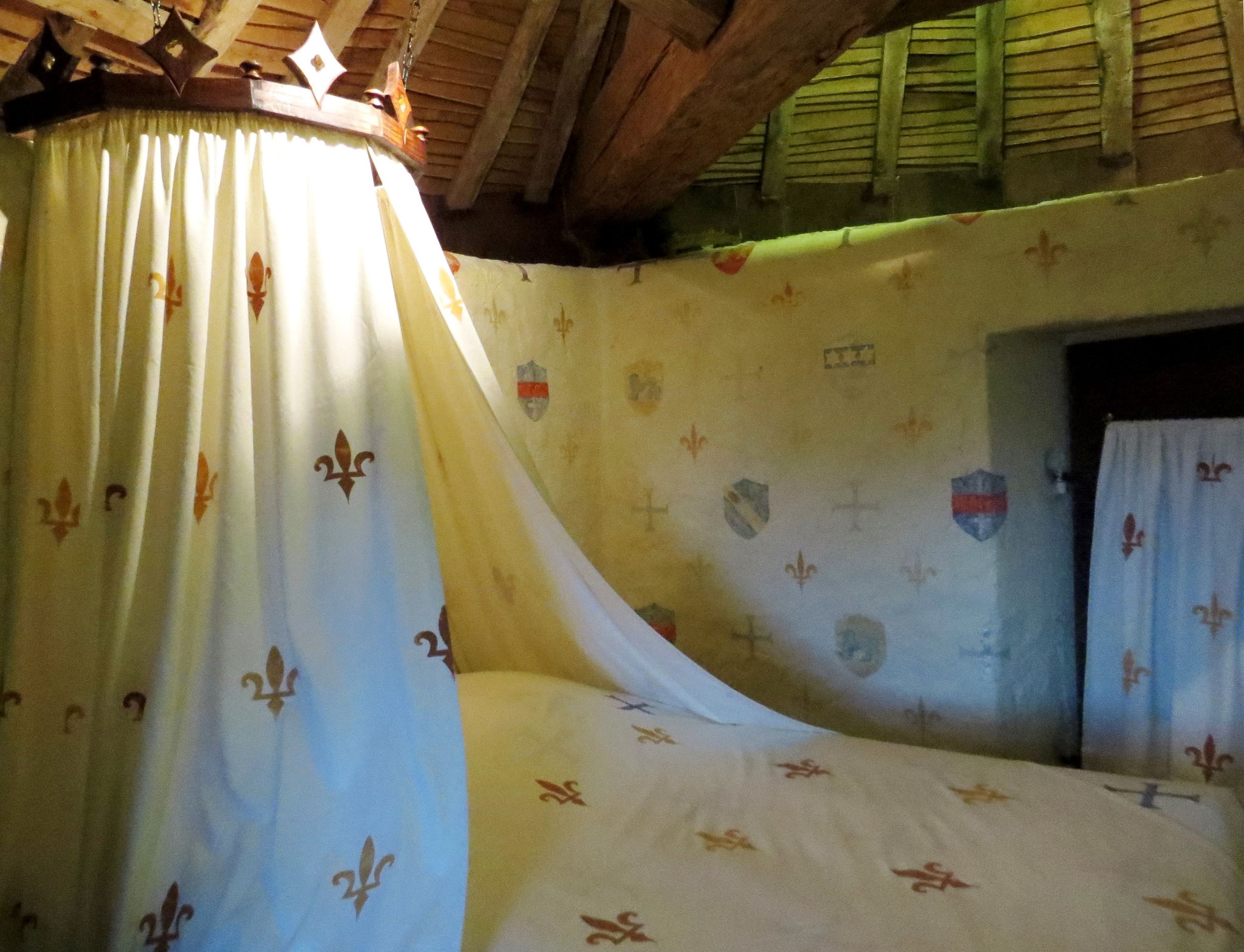 Chambre insolite La Tour du Guet au chateau-fort de Tennessus