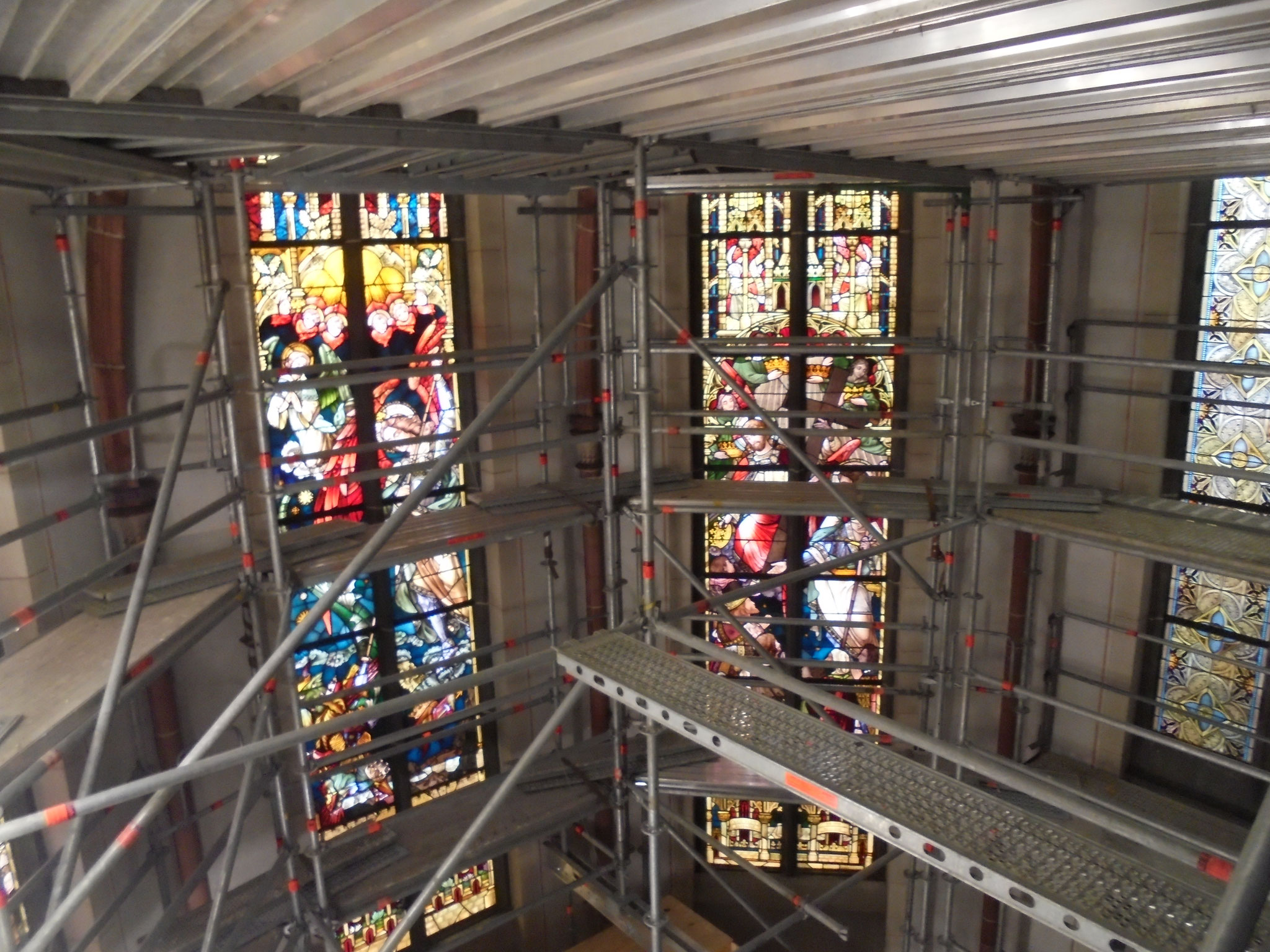 Gerüst an Kirchenfassade – sicherer Zugang für Sanierungsarbeiten