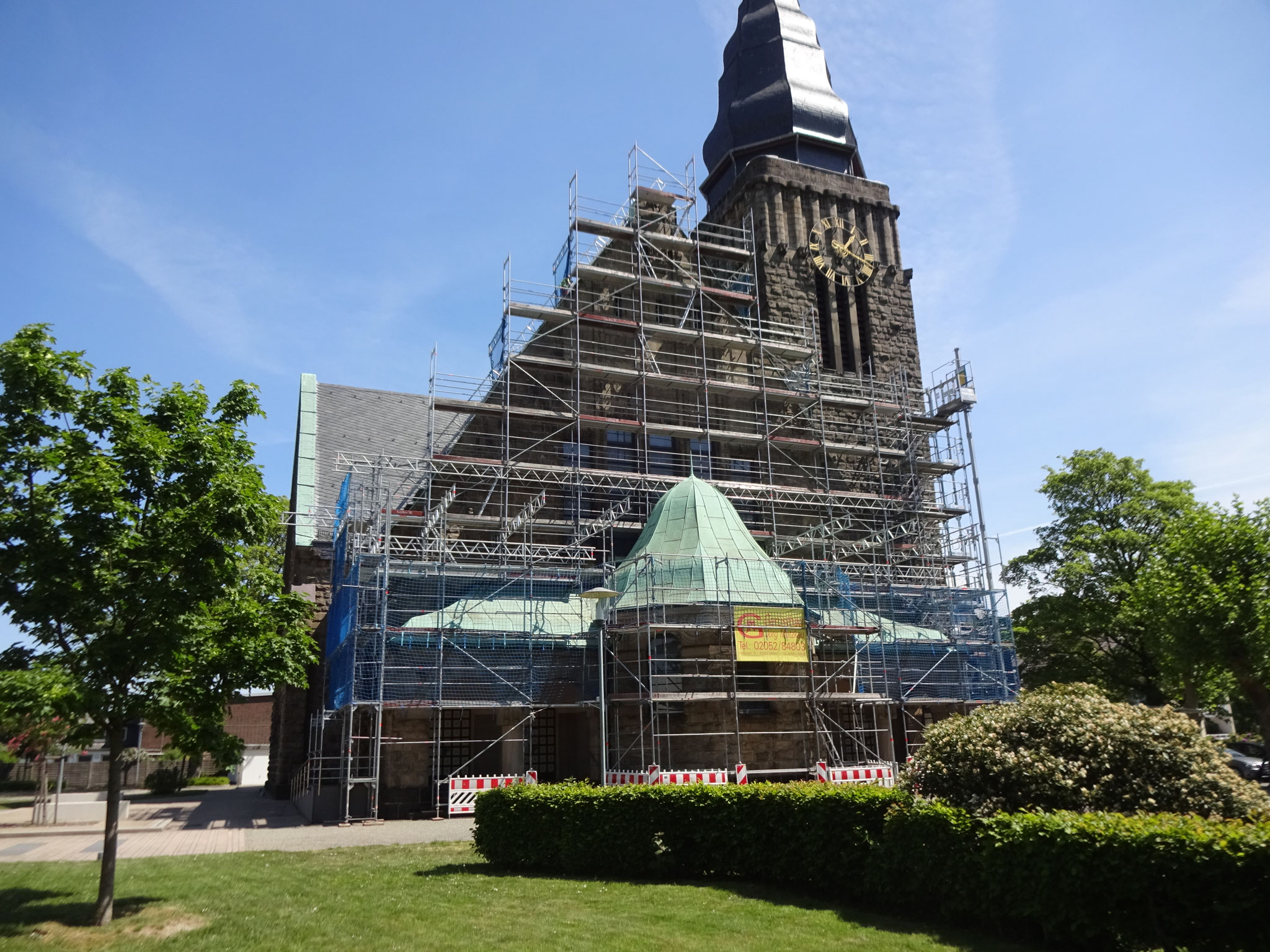 Gerüst am Sakralbau – maßgeschneiderte Einrüstung im Kirchenbau