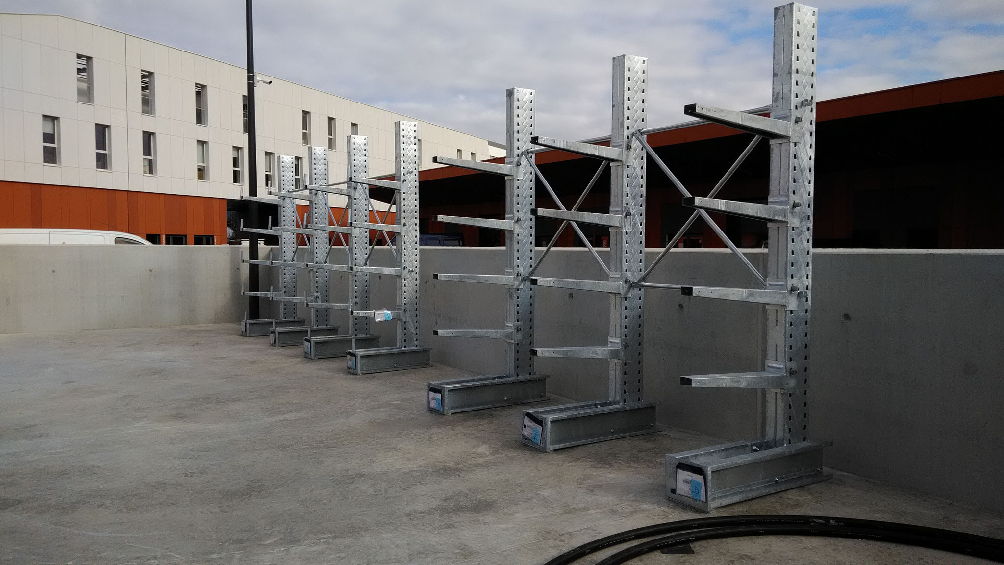 Cantilever galvanisé à chaud à Toulouse