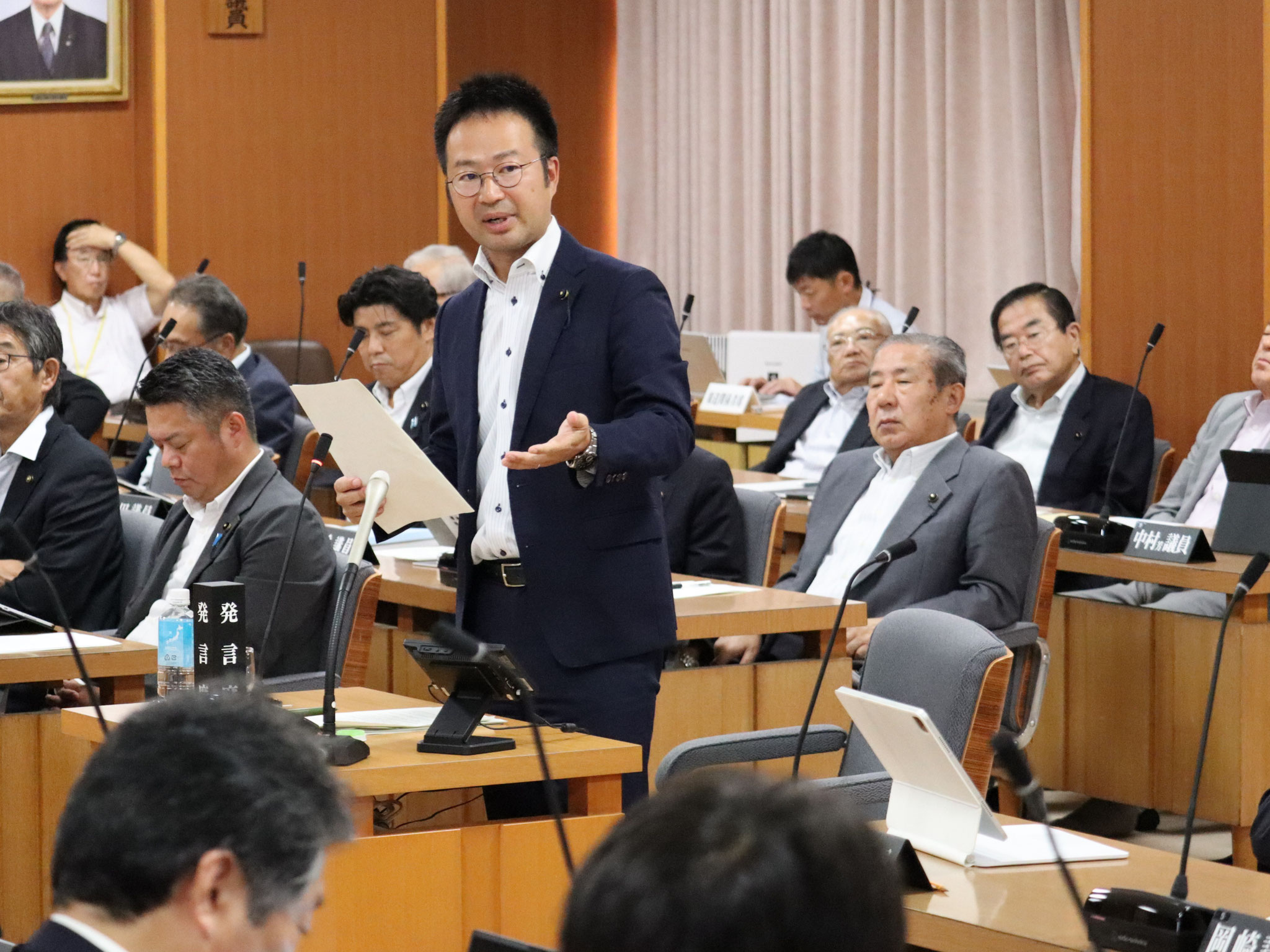 ２０２４年９月２６日、県議会本会議で「高齢者福祉」「日御碕への支援」などをテーマに質問に立つ