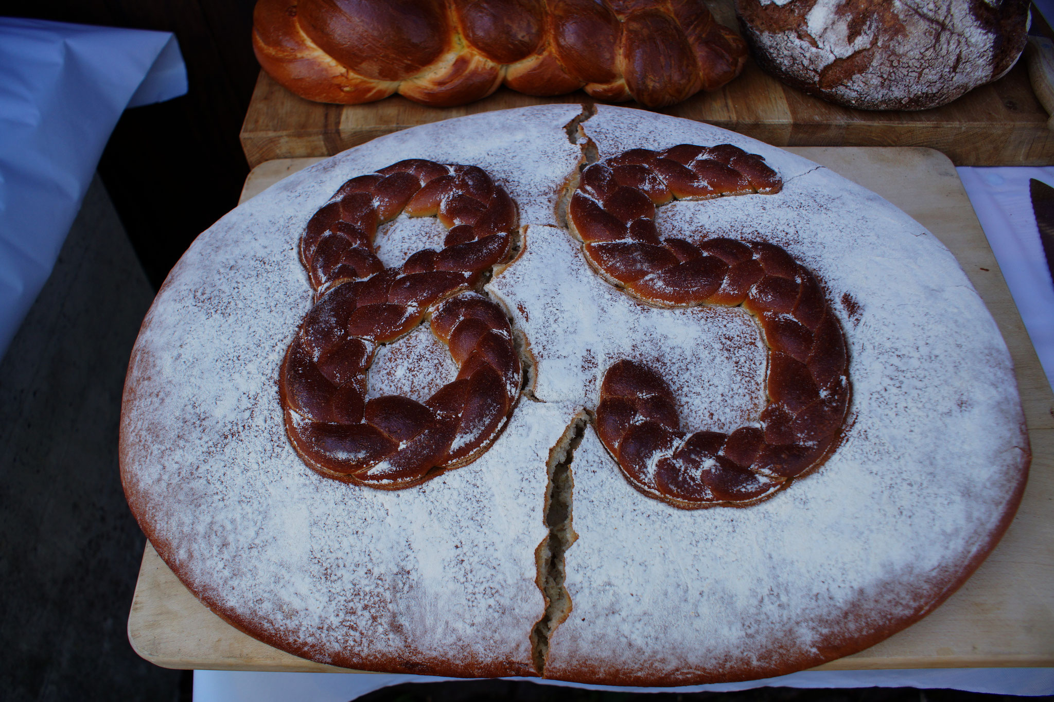 ein Spezialbrot zum 85. Jubiläum