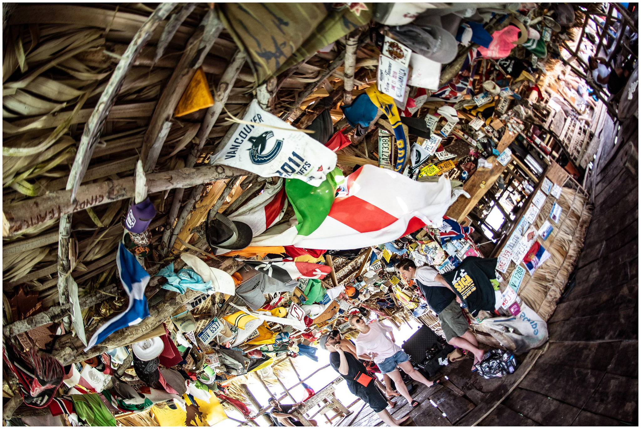 "Floyd's Pelican Bar" mitten im Treasure Beach