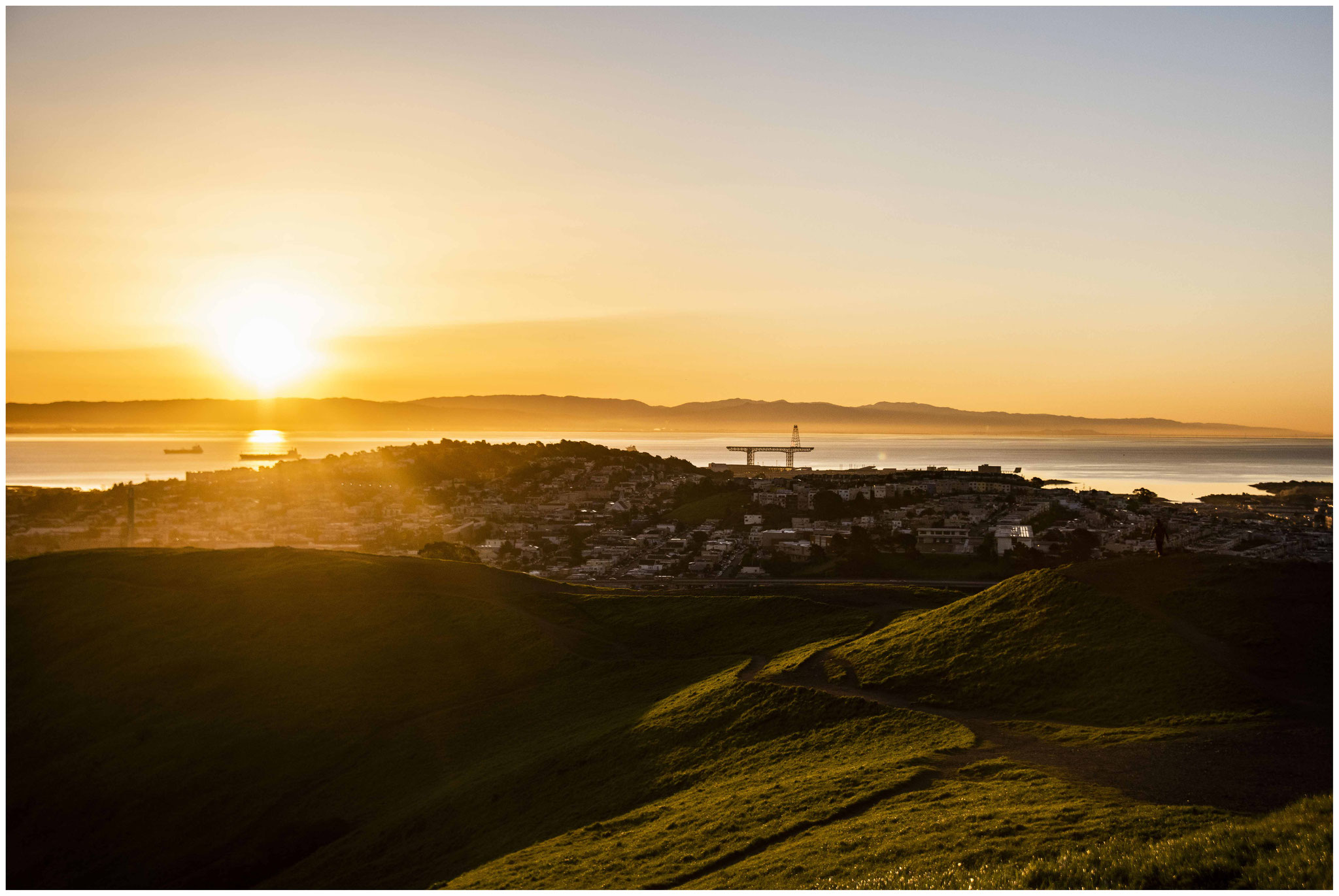 San Francisco aus Sicht des "Bernal Heights Parks" (bei Sonnenaufgang)