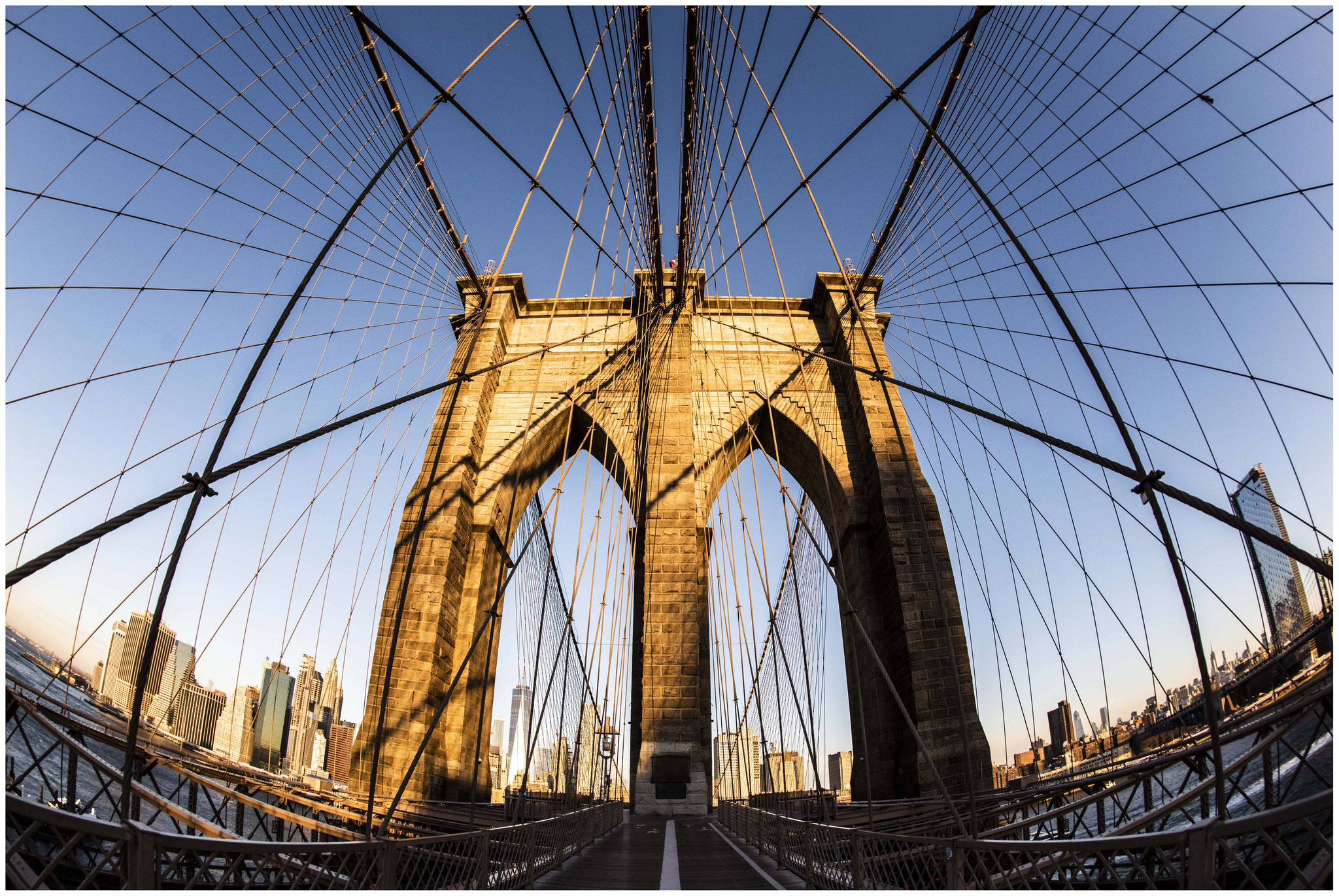 Sonnenaufgang auf der Brooklyn Bridge