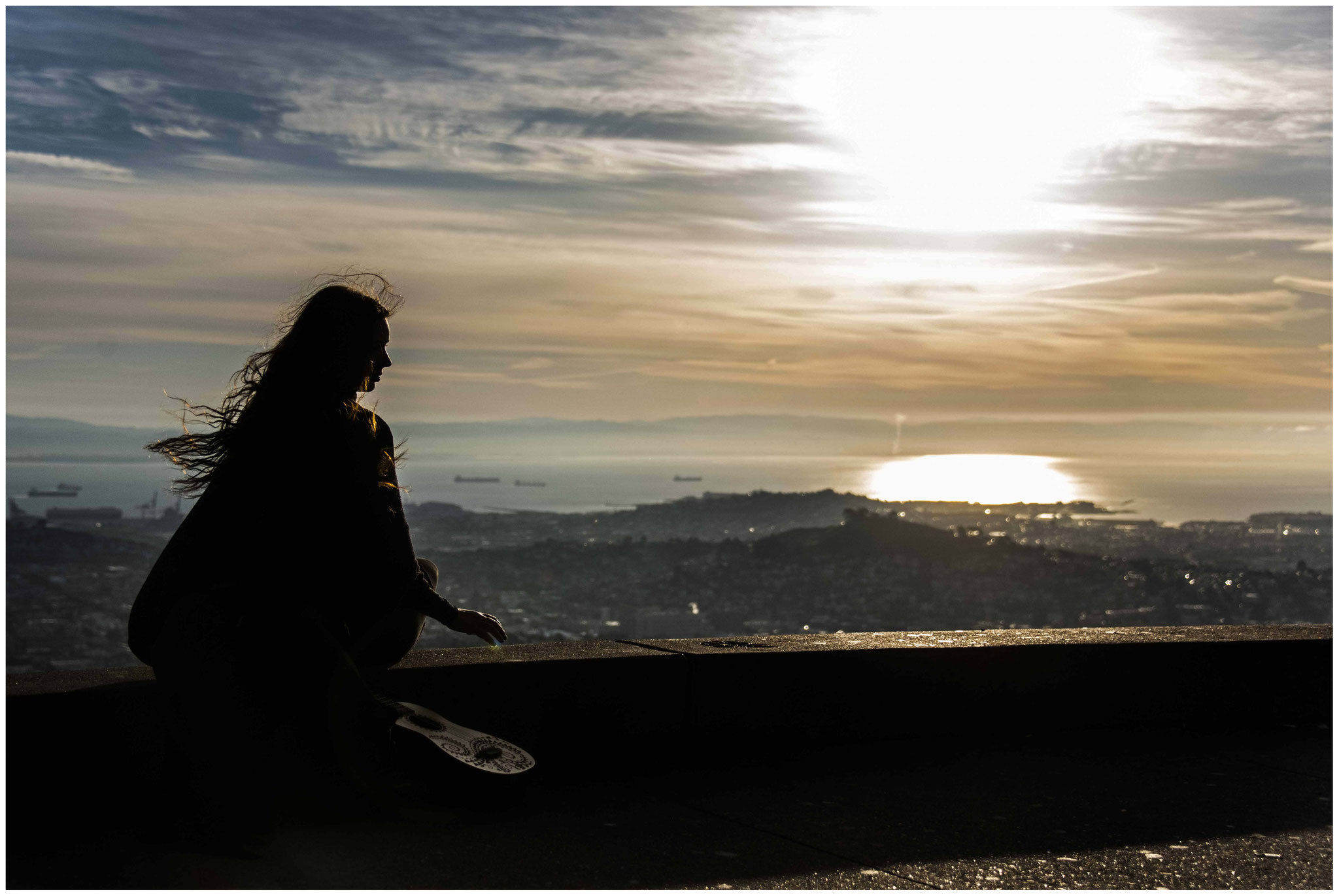 Sonnenaufgang auf dem Hügel "Twin Peaks"