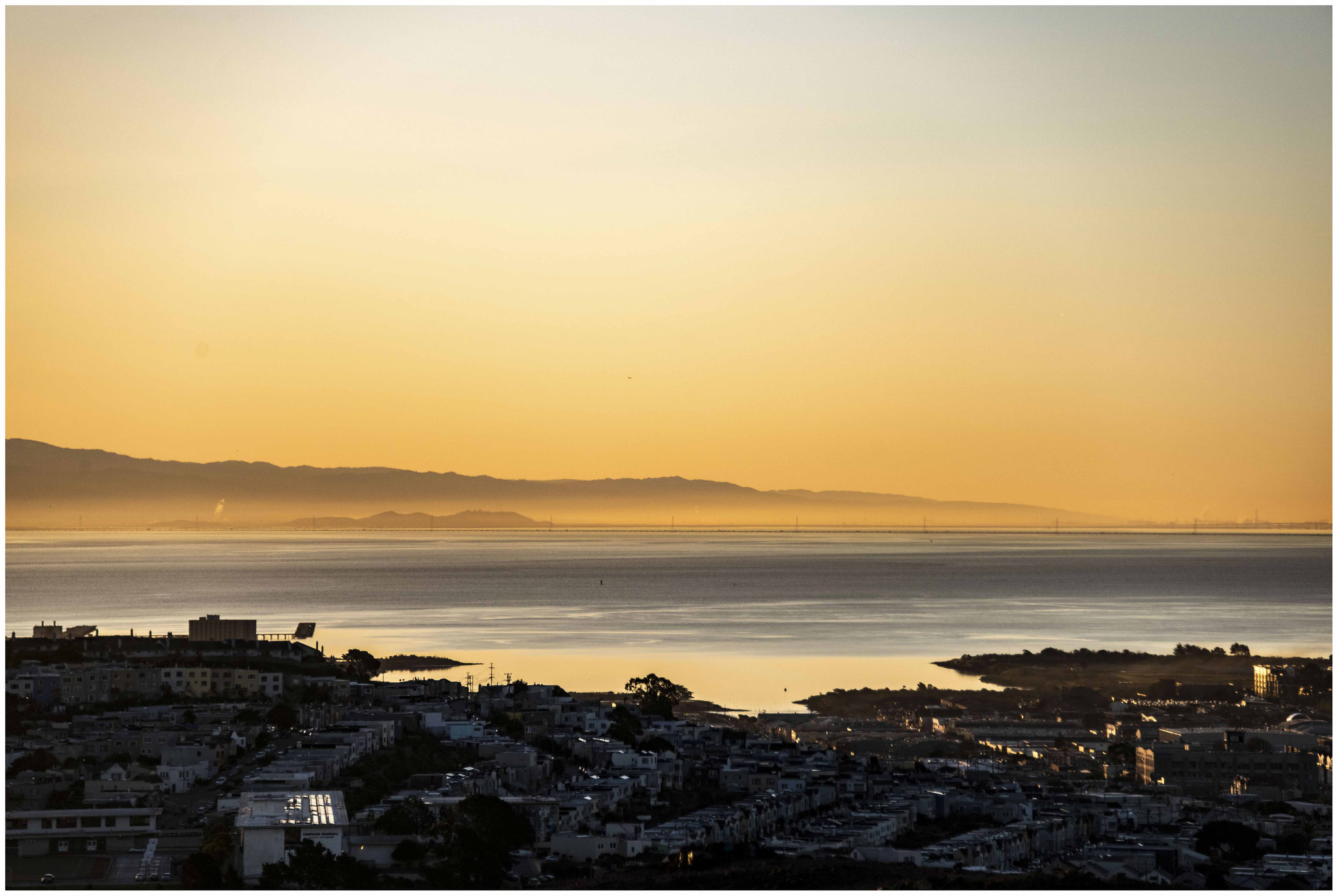 San Francisco aus Sicht des "Bernal Heights Parks" (bei Sonnenaufgang)