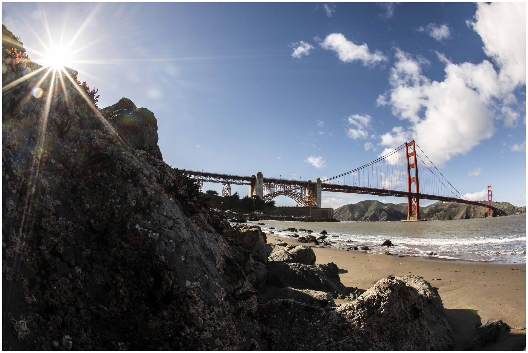 Golden Gate Bridge aus Sicht der "West Bluff Picnic Area"