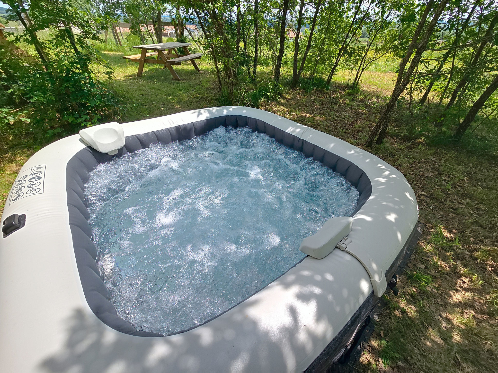 Le spa au milieu des jeunes chênes