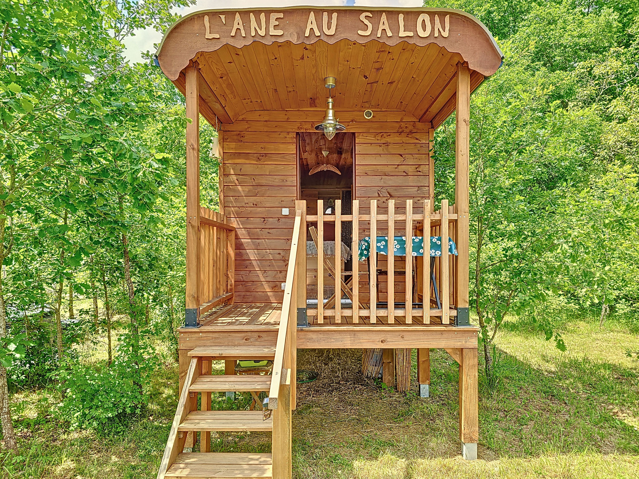 La roulotte l'âne au salon