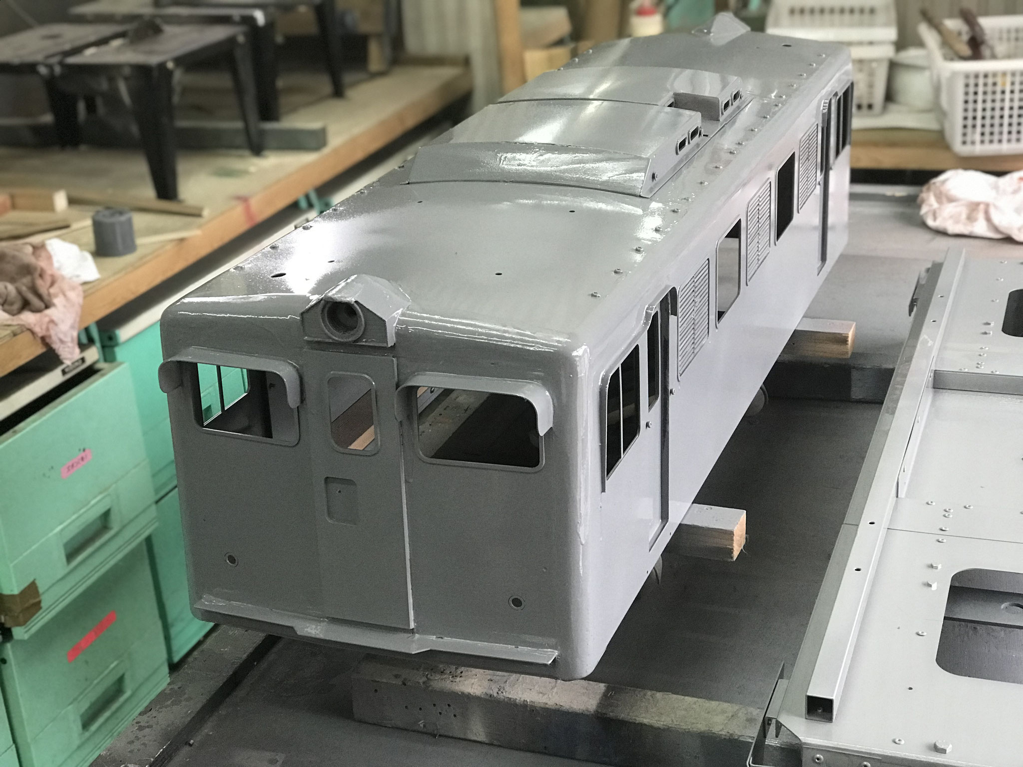 ミニ庭園鉄道（乗用5インチ）オリジナル列車二両