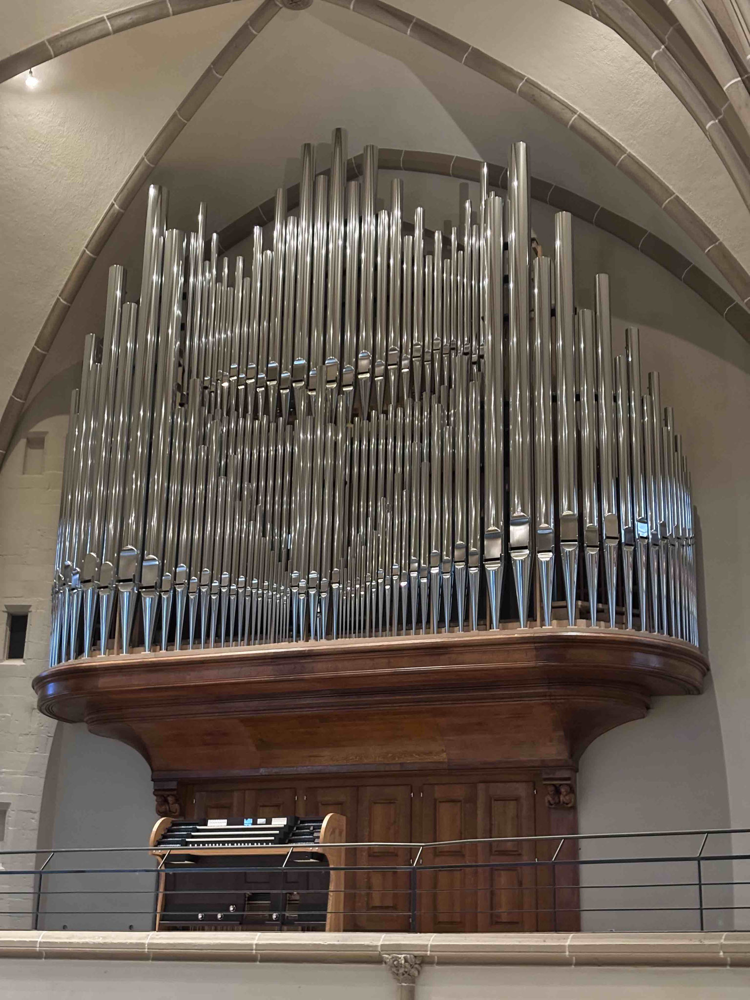Blick auf die neue Orgel der Dankeskirche