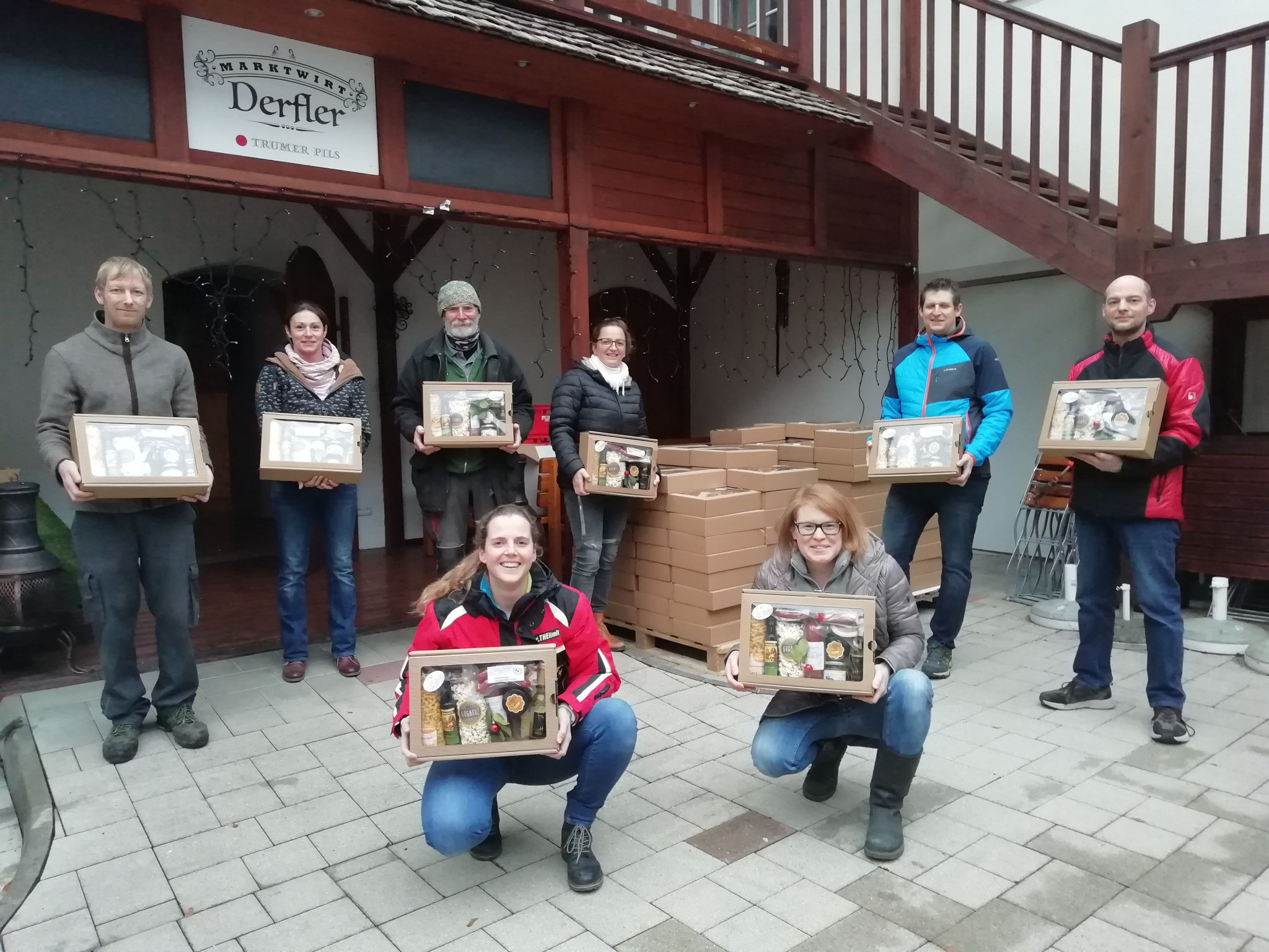 auch größere Aufträge, hier die Bereitstellung von Mitarbeiter-Geschenken, erfüllen wir gern! ..ob beim Derfler..