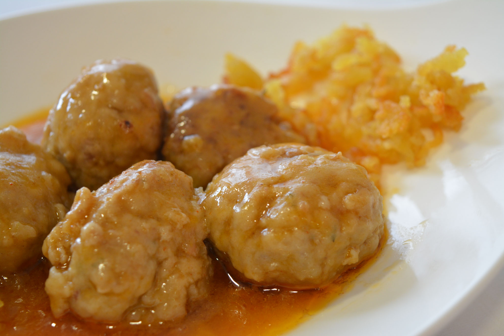 Albóndigas de ternera y cerdo rellenas de jamón y foie