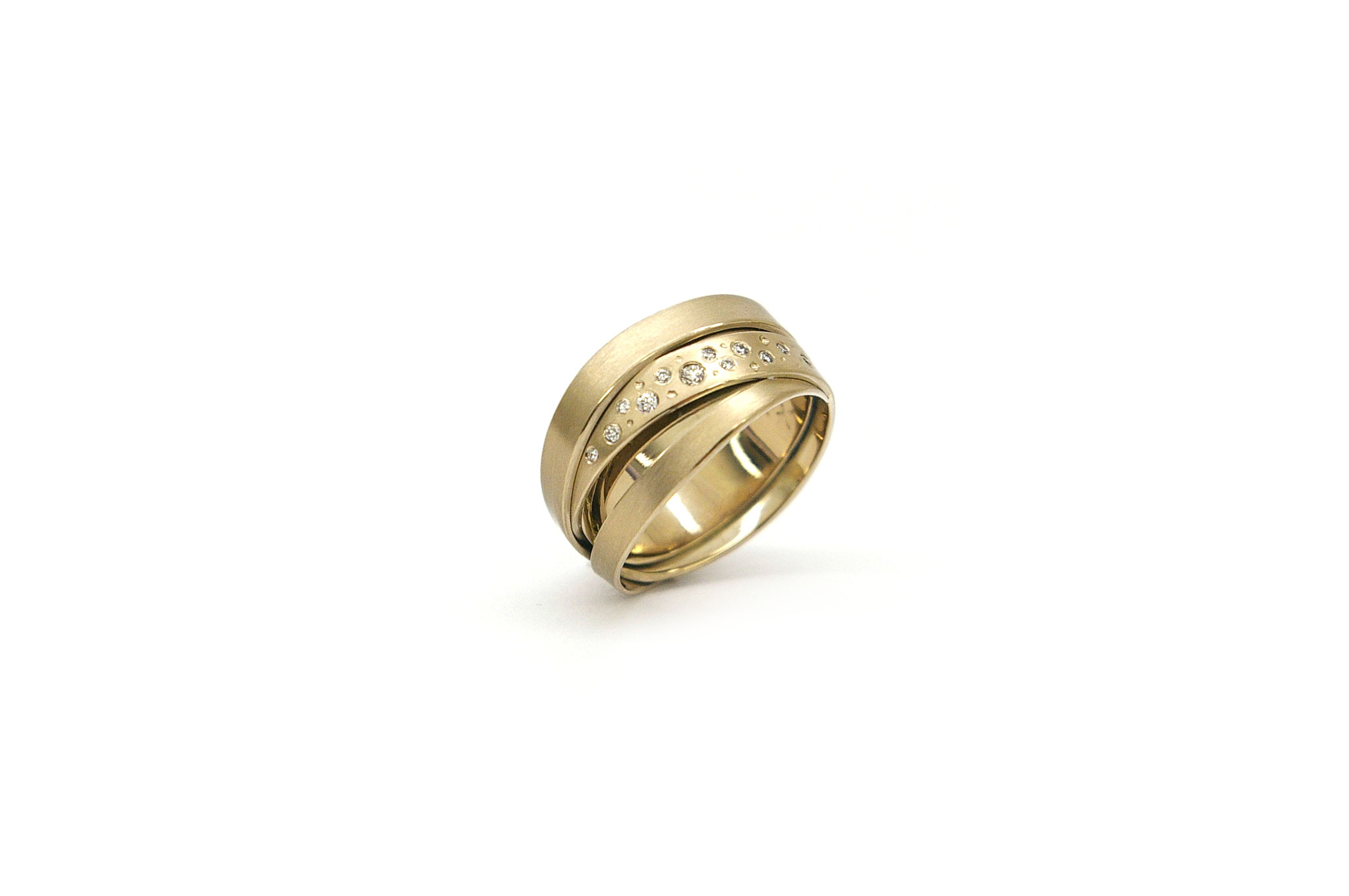 Ring. 750/ooo Champanier Gold. Brillanten