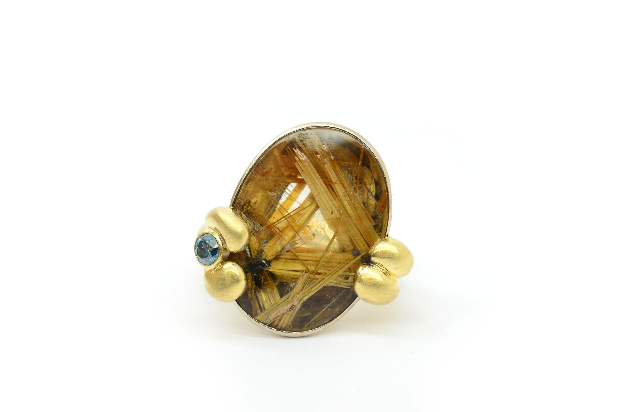 Stern Rutilquarz. Blauer Brillant. Ring 750/ooo Gold.