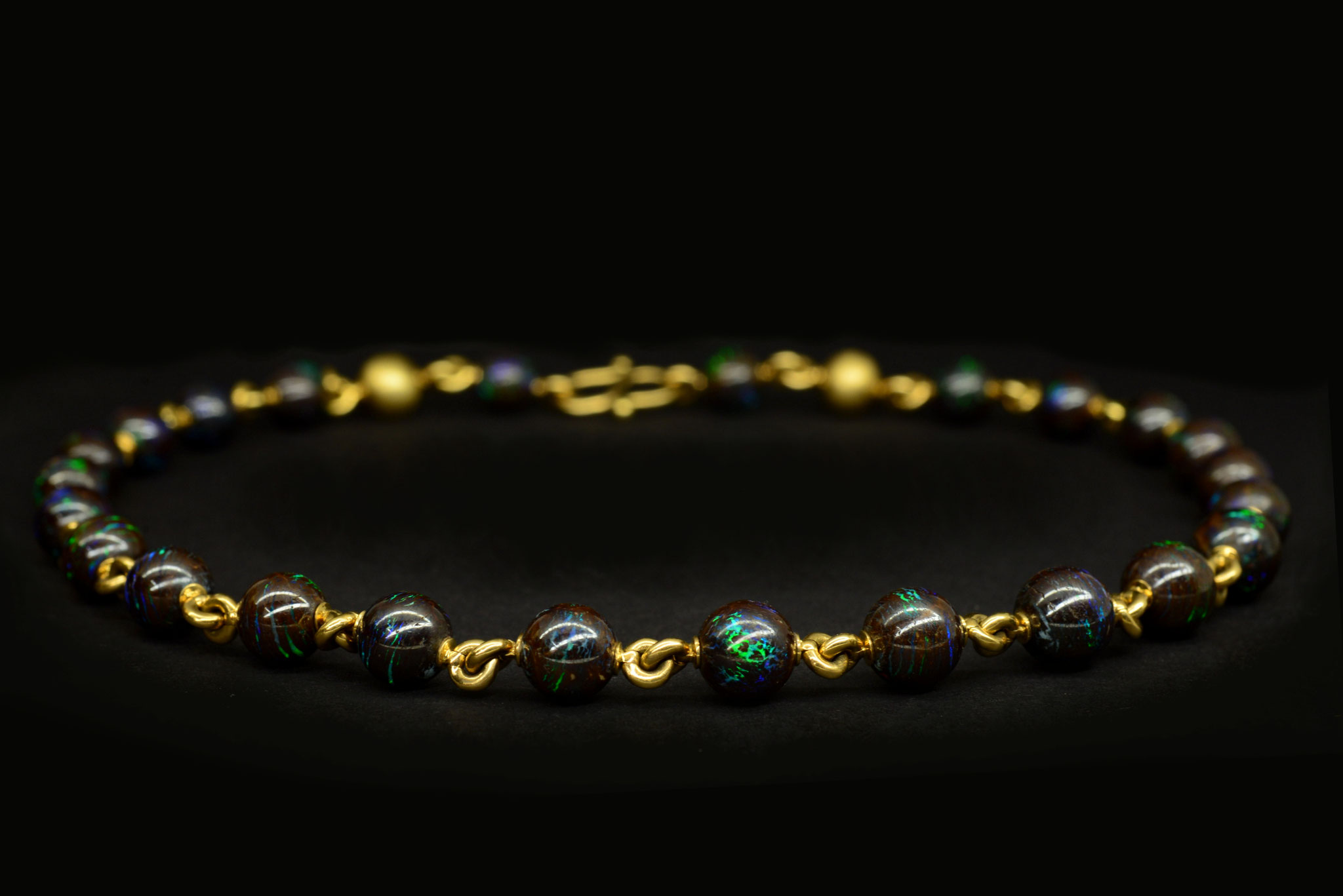 Boulder Opal Kette. 750/ooo Gold. 