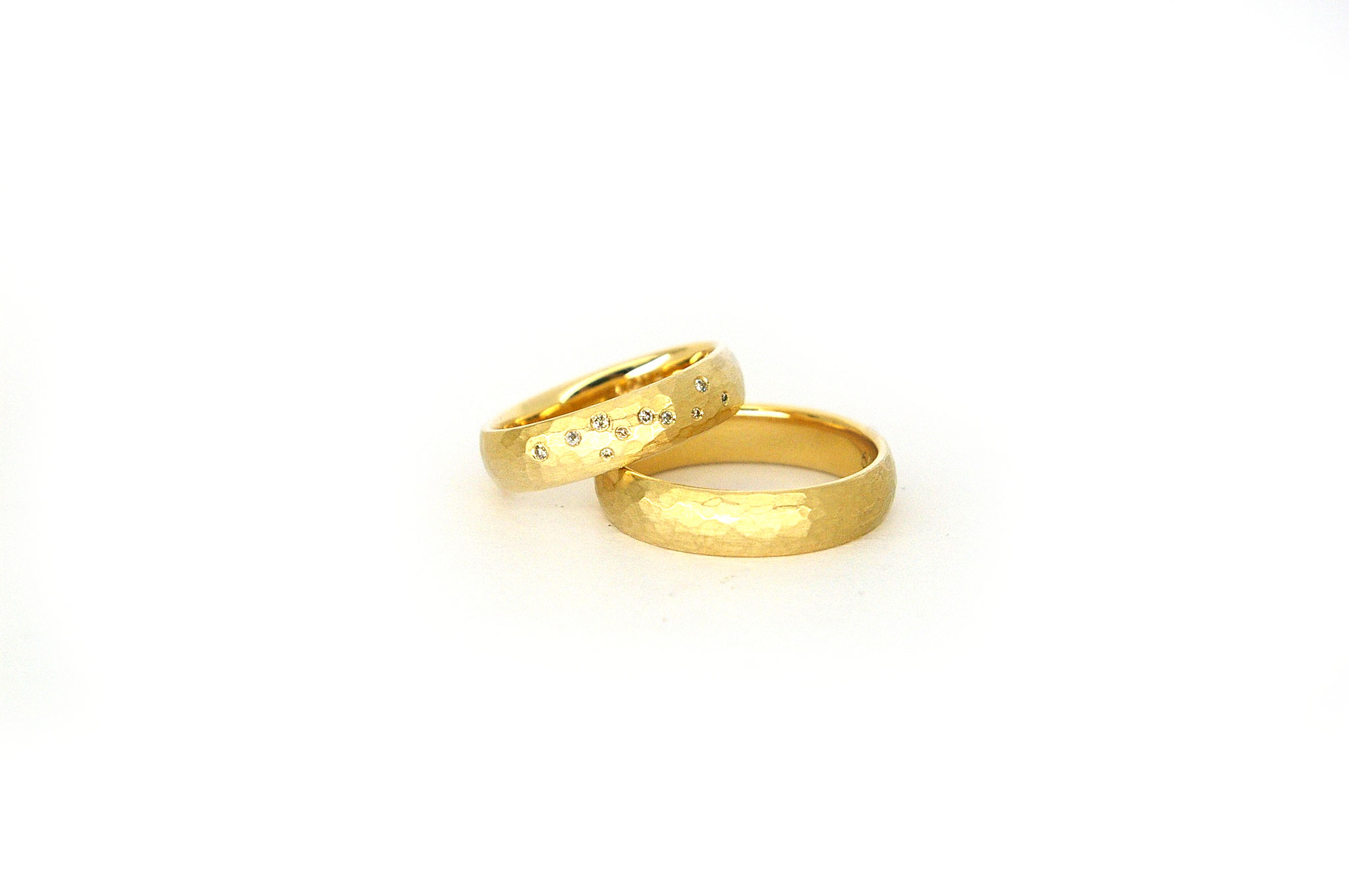 585/ooo GelbGold. Farbige Brillanten 