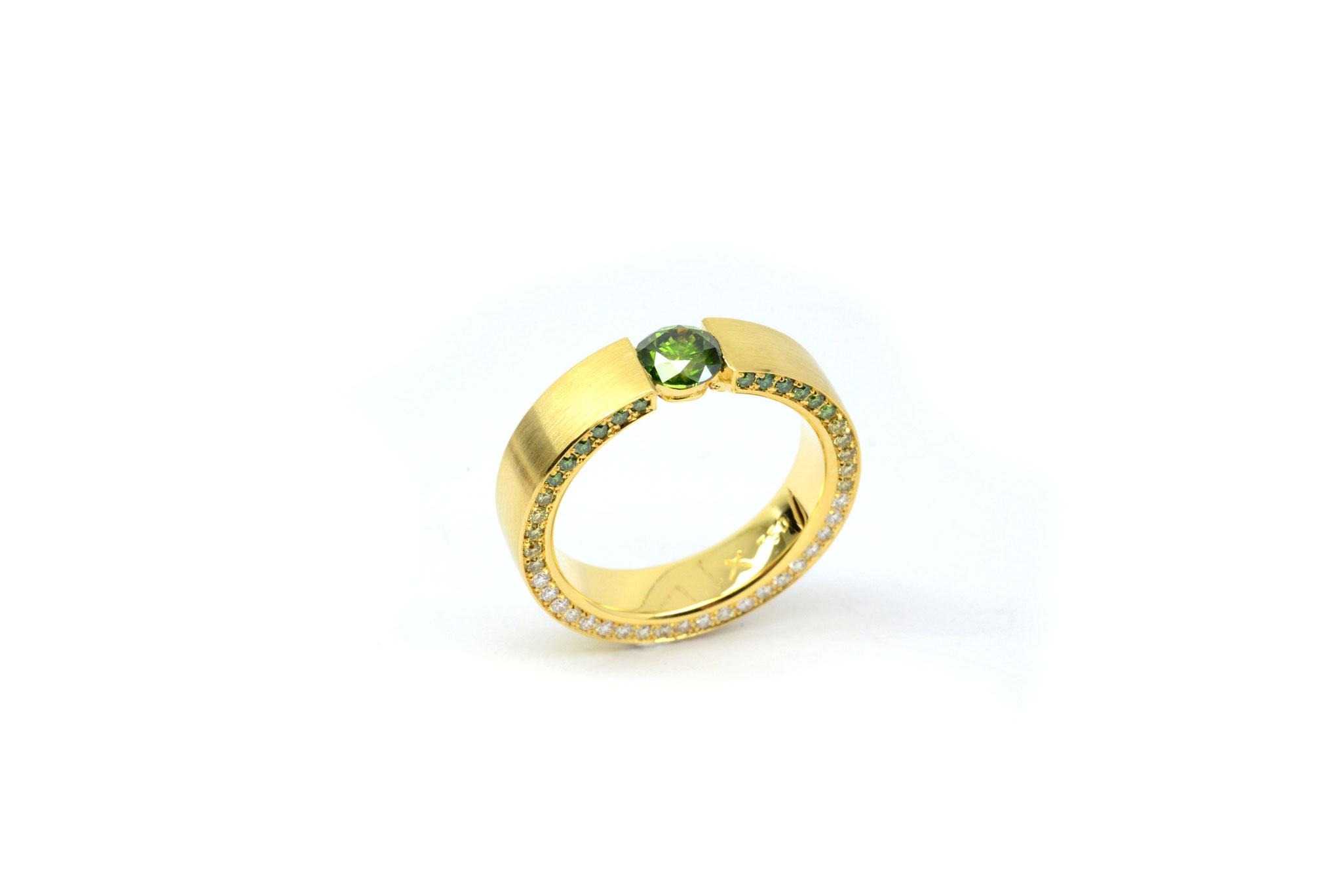 Ring 750/ooo Gold. Grüner Brillant 0,7 ct