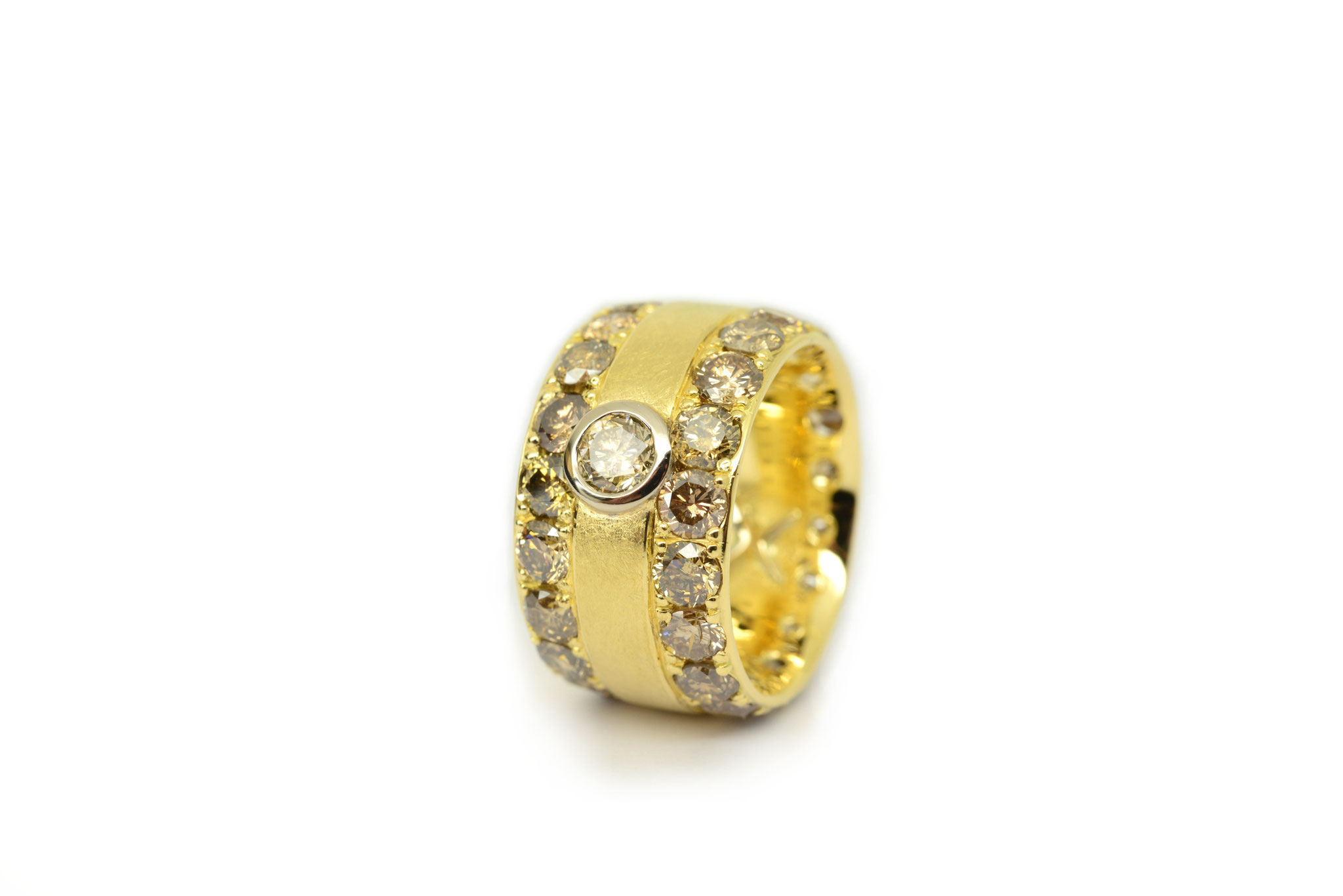 Naturfarbene Brillanten, 750/ooo Gold. 